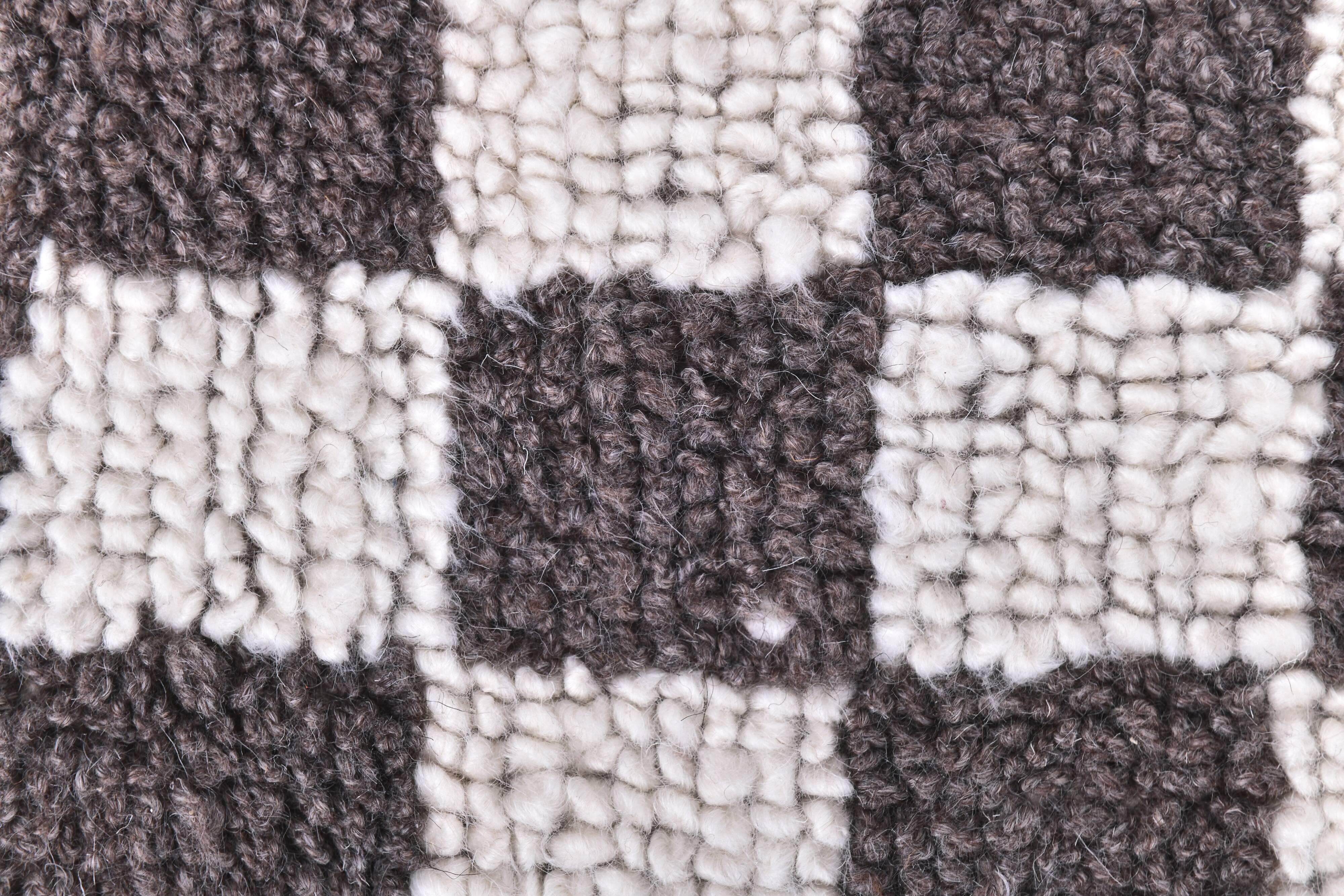 9x11 Brown & White Checkered Moroccan Rug, 269x349Cm