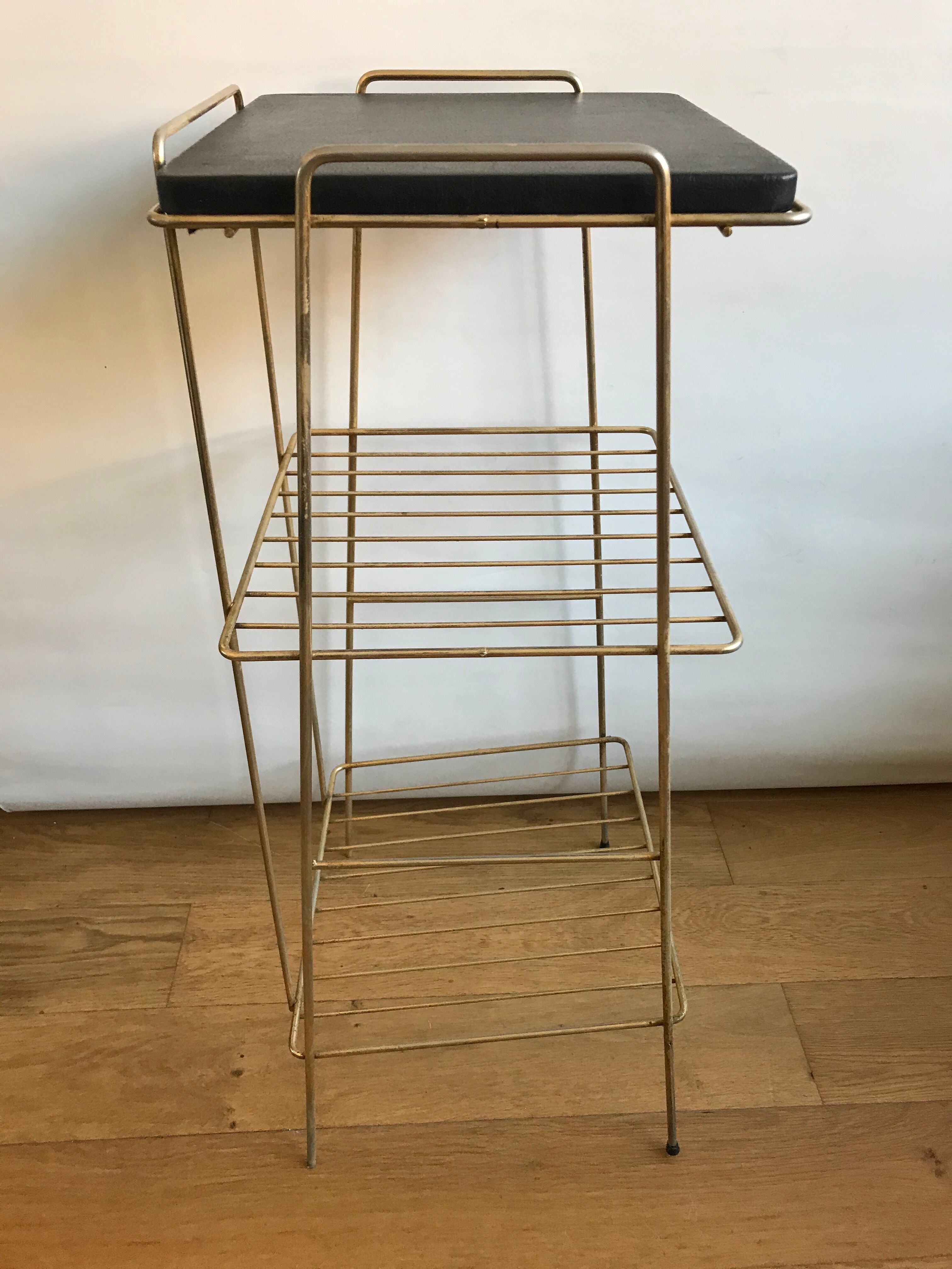 Golden metal dessert