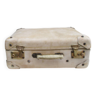 Old suitcase, vulcanized fiber