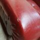 Couple de fauteuil en simili cuir rouge bordeaux, annees 70