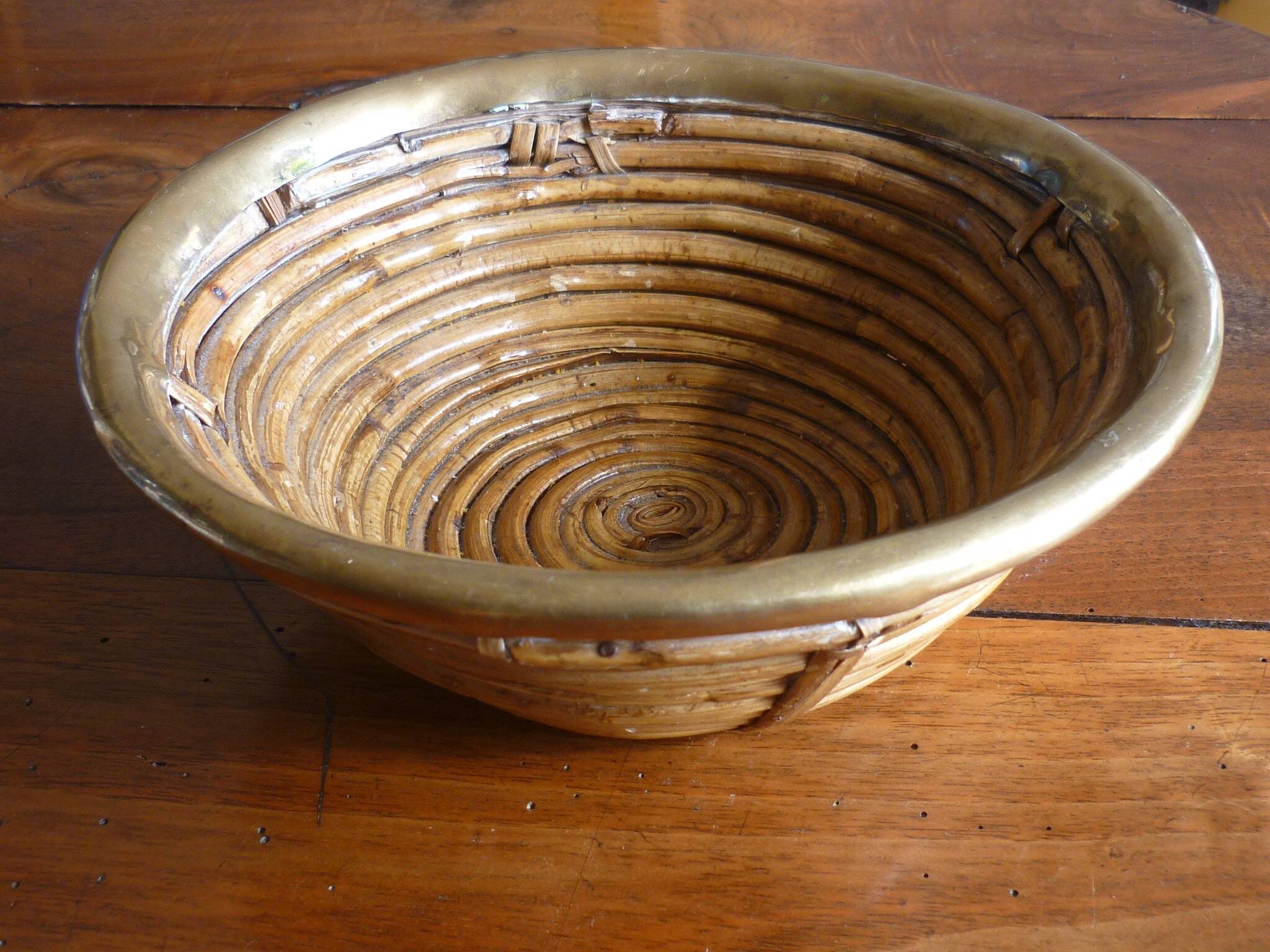 Bauhaus DLG rattan and brass bowl by Italian Gabriella Crespi