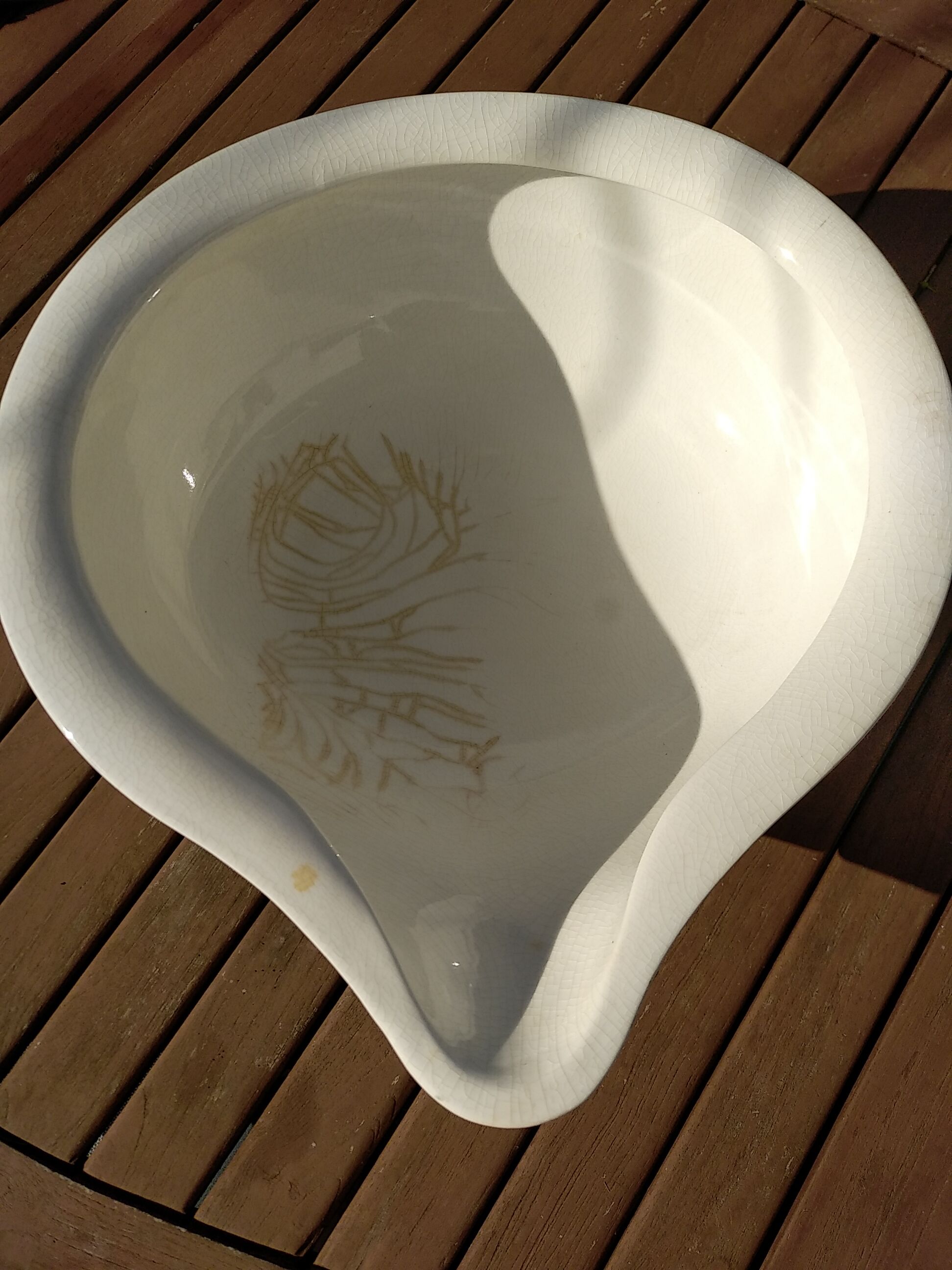 Cabin sink original liner, cracked faience