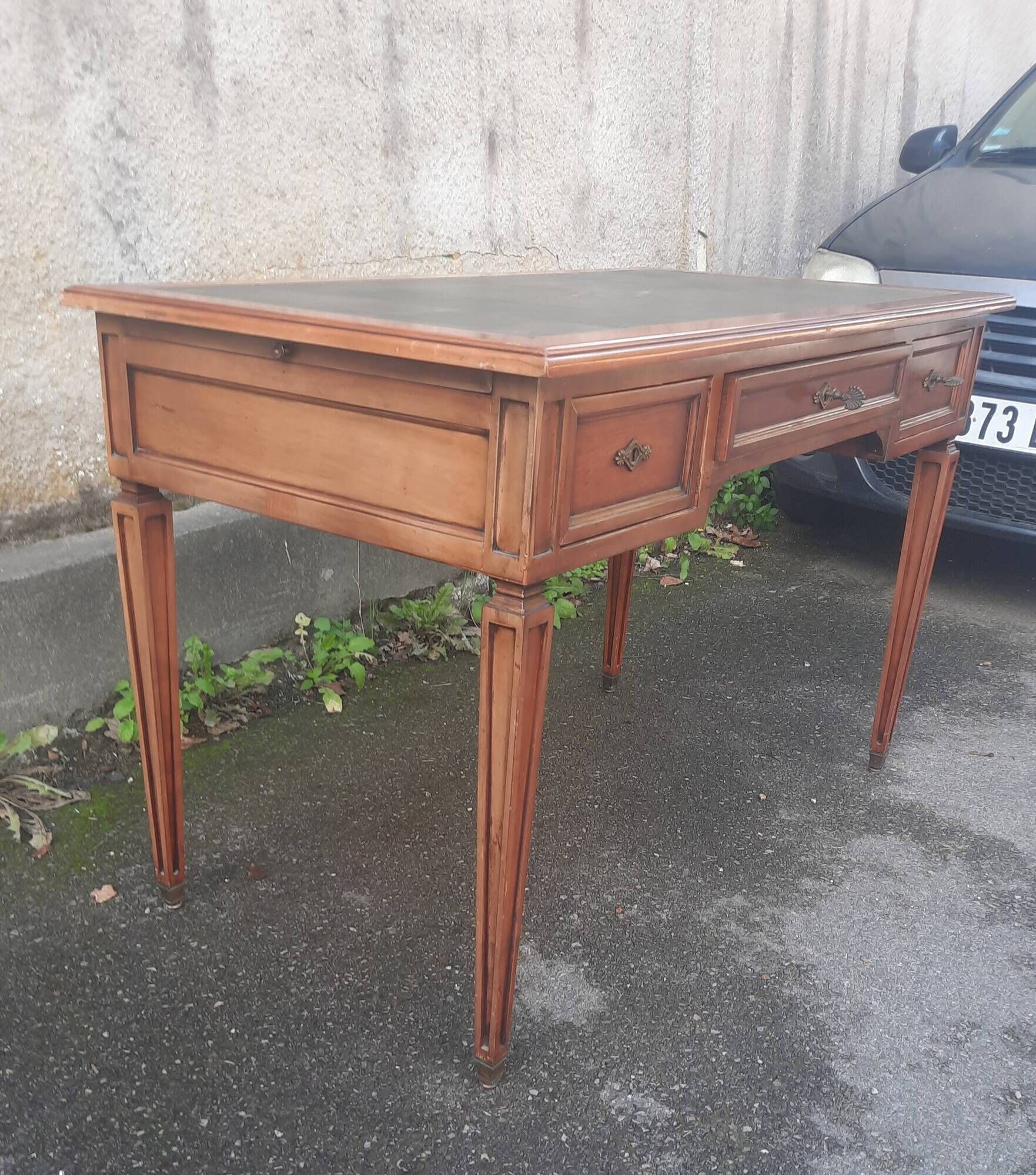 Cherry wood desk in Louis XVI style