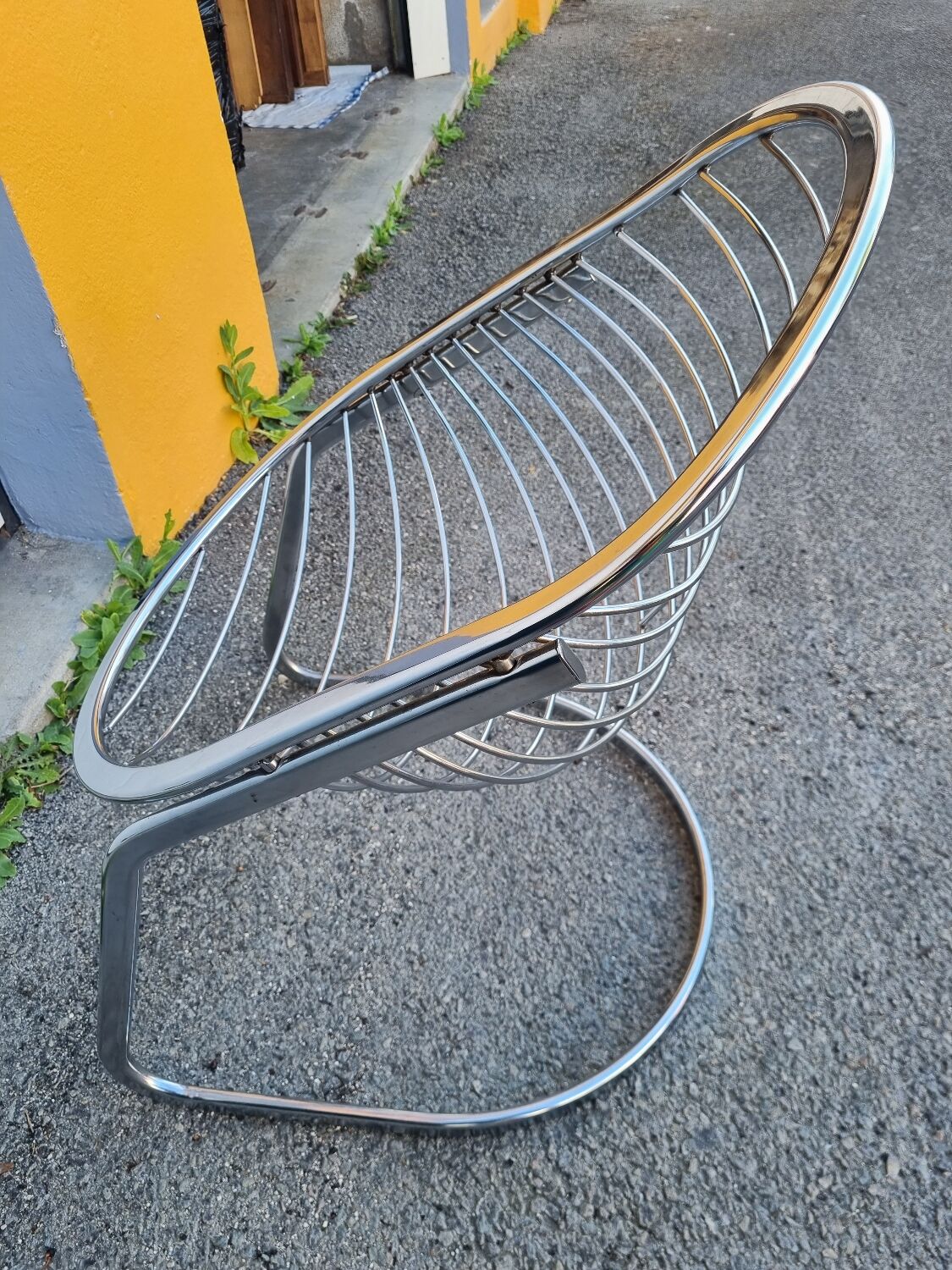 Chair egg metal