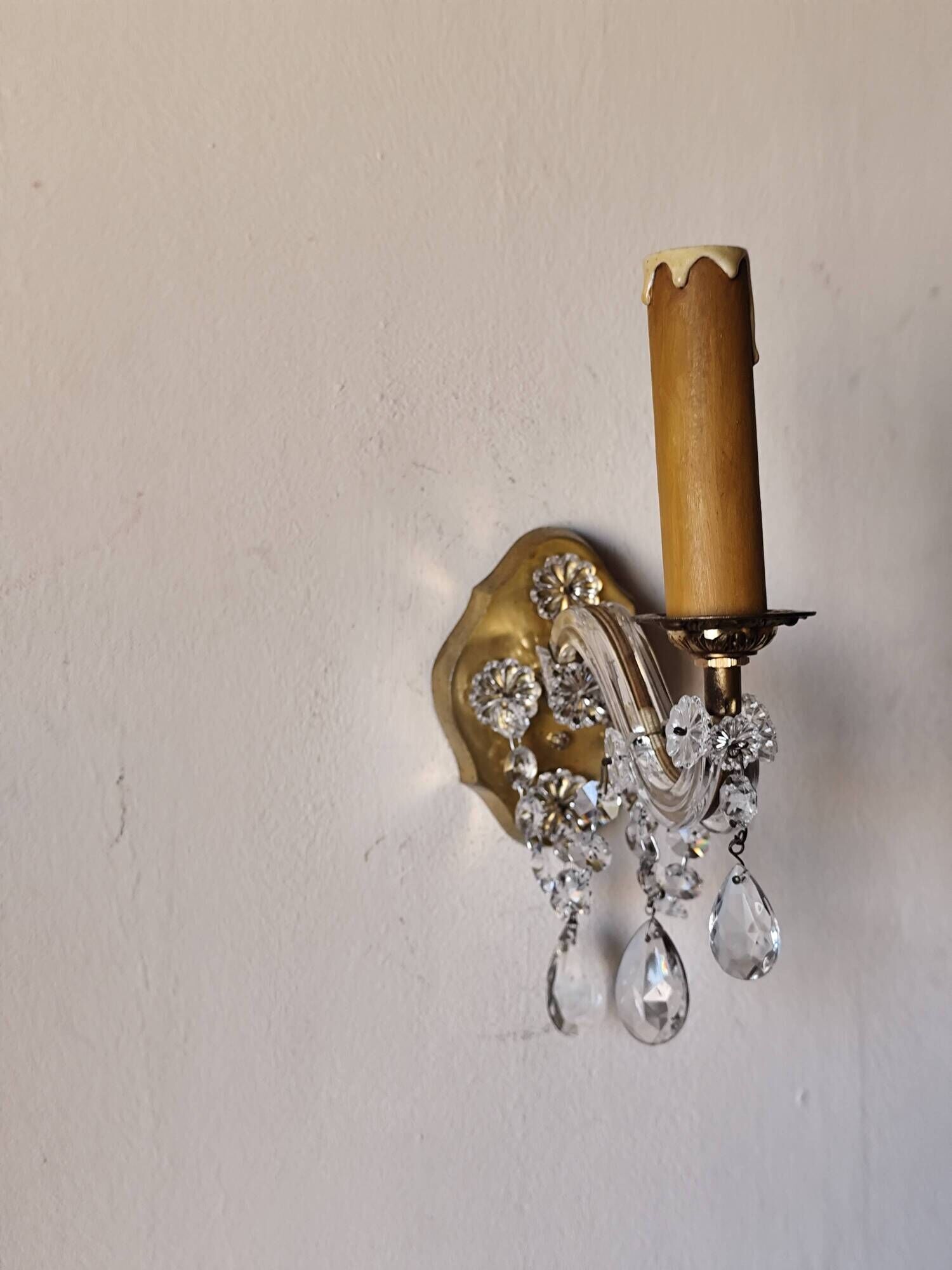 Venetian wall sconce, glass sconce, brass, pendants.