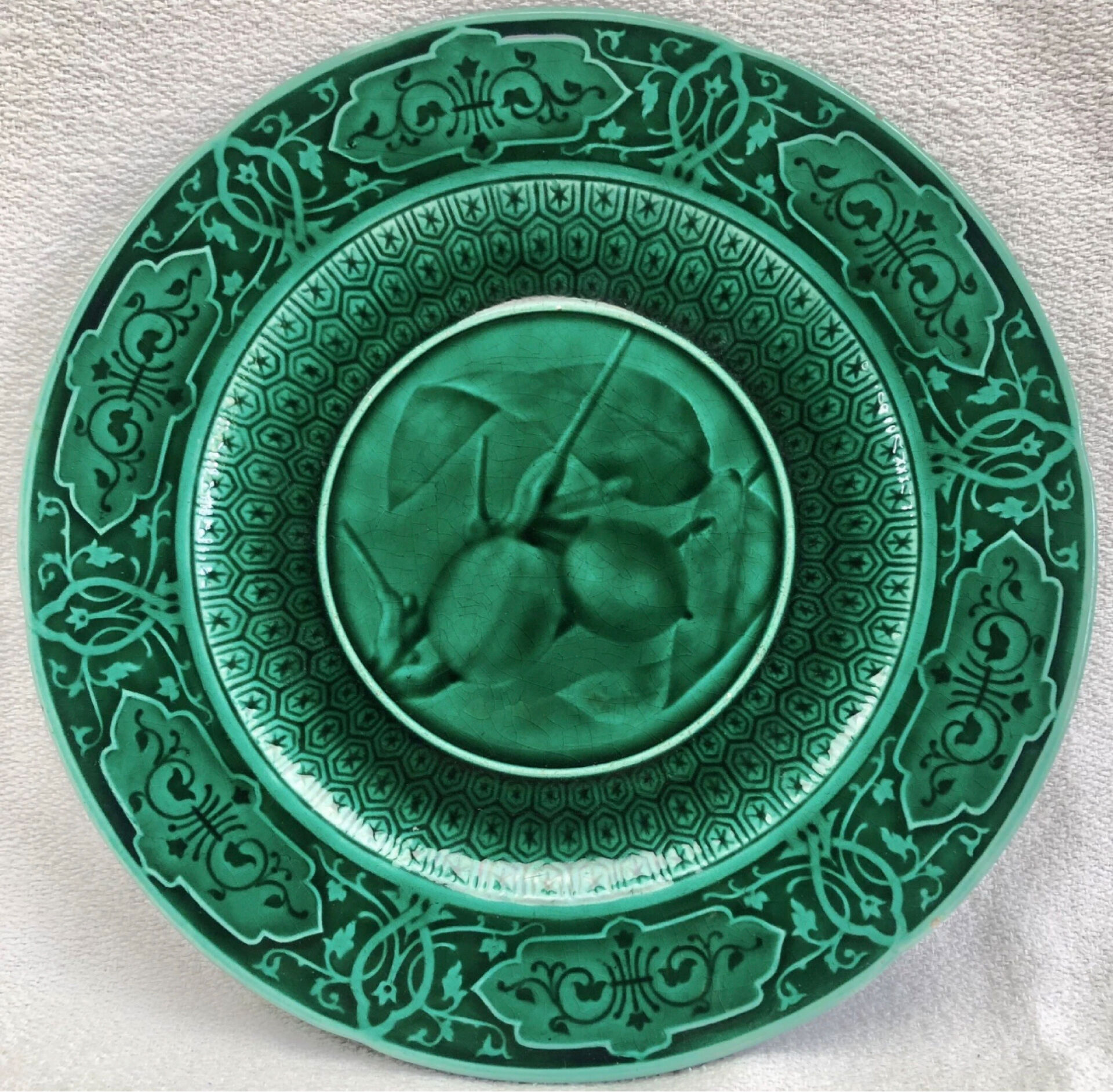 3 dessert plates XIX Sarreguemines Majolica shaded enamel Rubelles