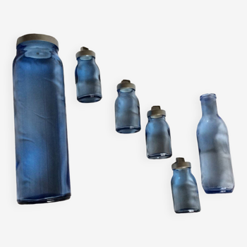 Lot de bouteilles verre bleu lagon