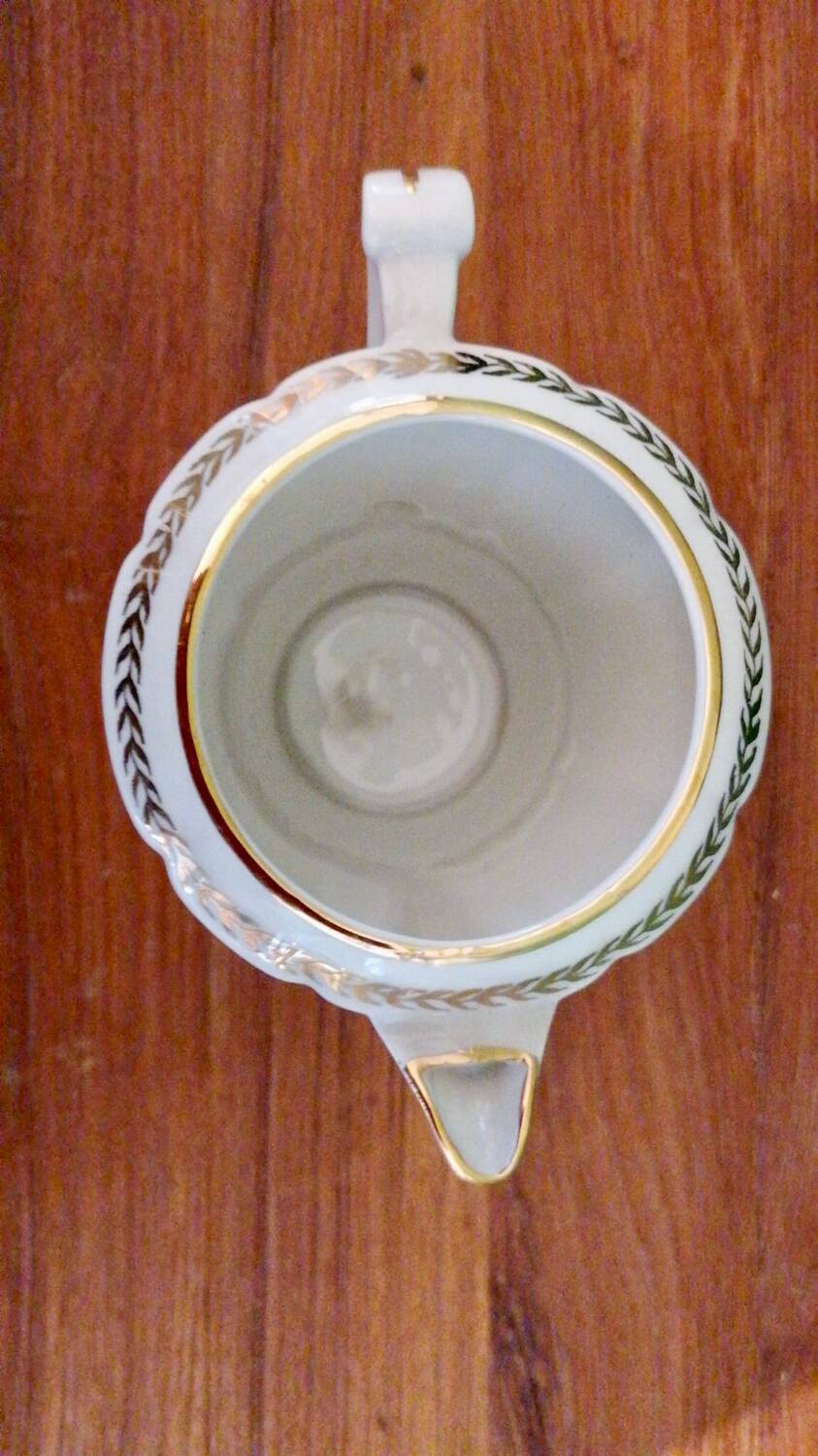 Porcelain milk pot