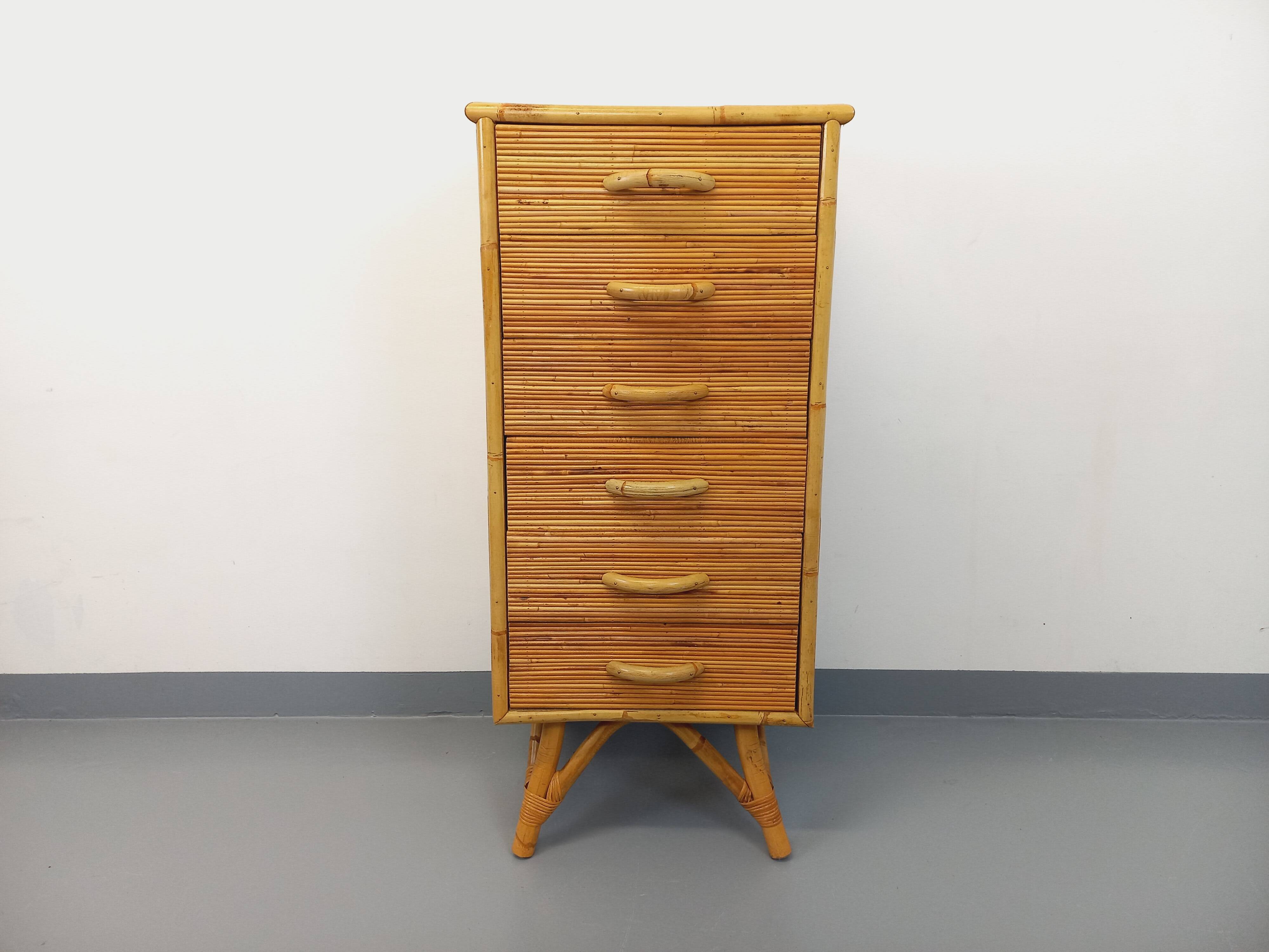 Commode chiffonnier vintage en rotin des années 70