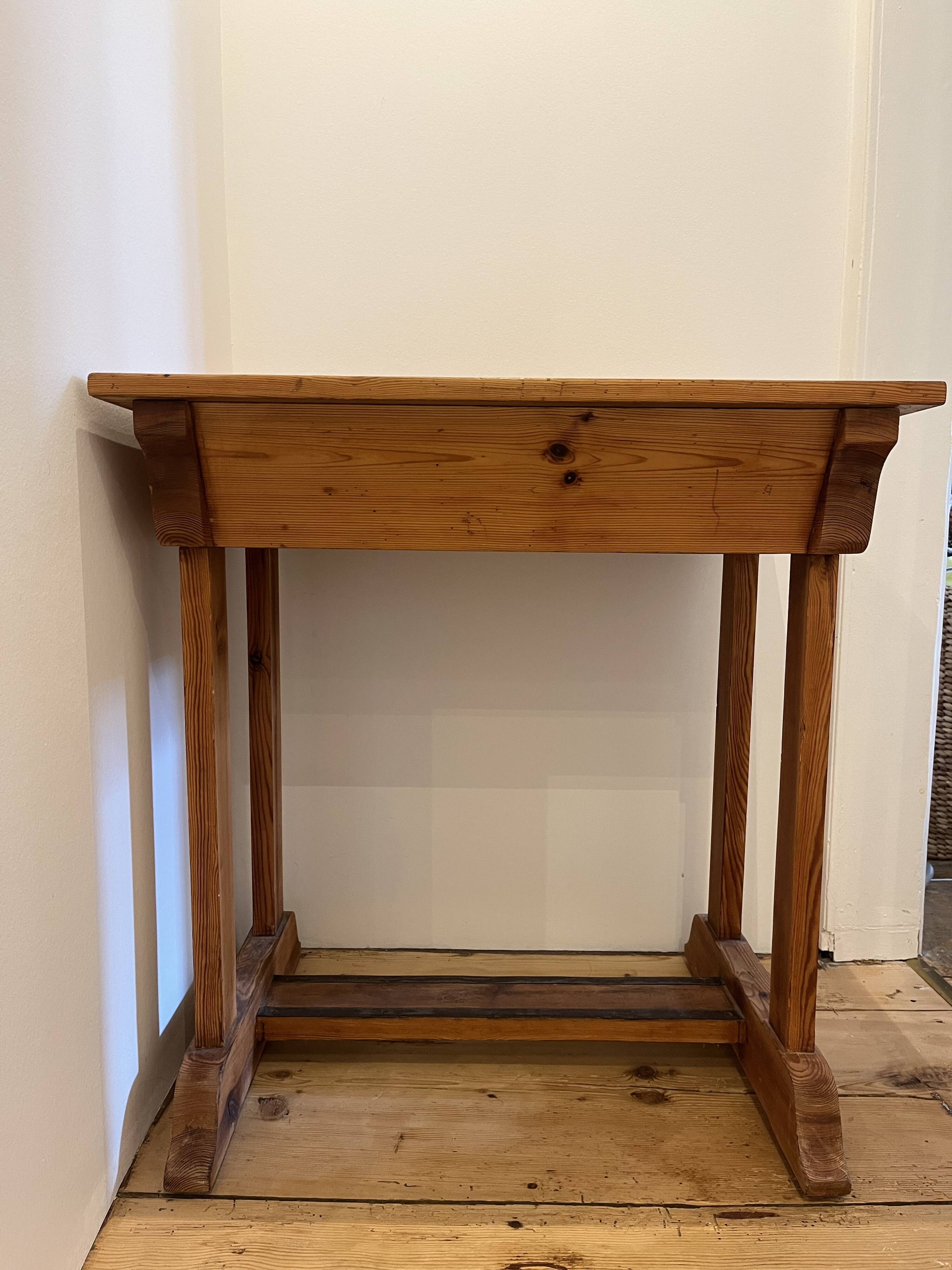 Scandinavian school office