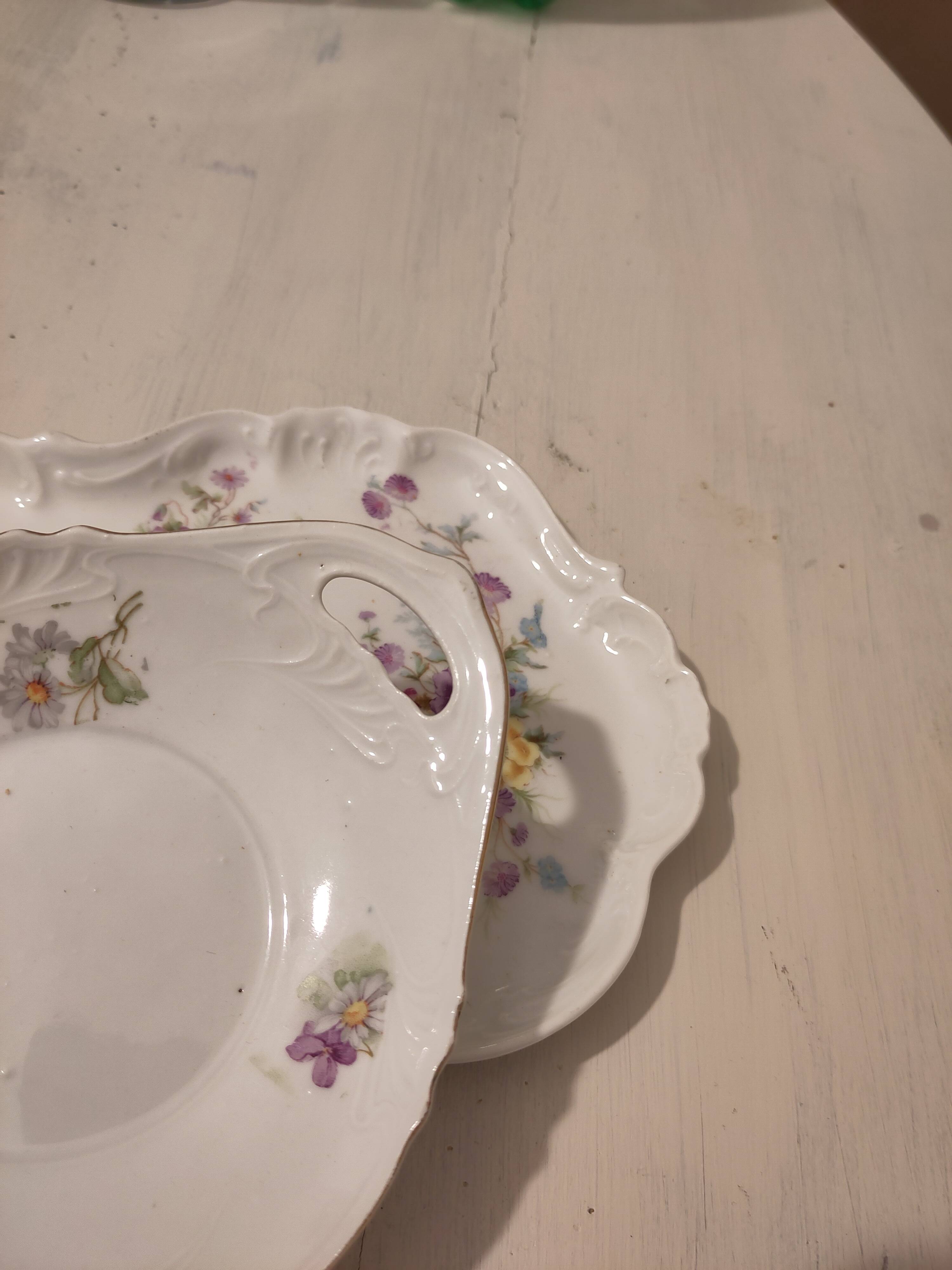 Plats présentation avec emplacement tasse/bol/ramequin