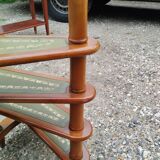 Escalier de bibliothèque ancien