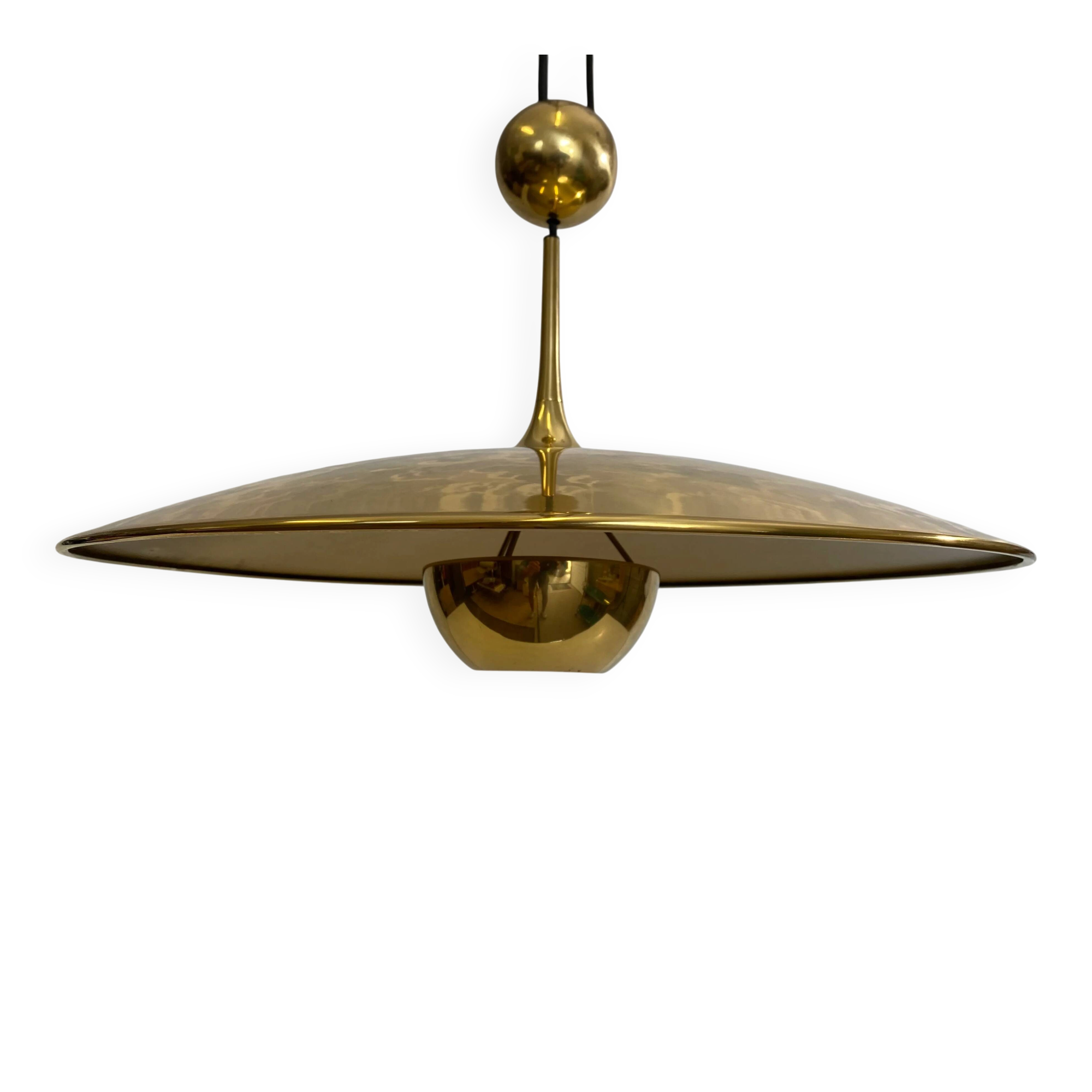 Adjustable brass pendant Onos 55 Center Pull by Florian Schulz, Germany, 1970s