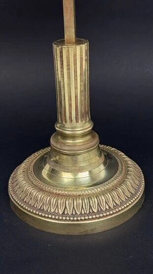 Bronze bouillotte lamp from the 19th century.