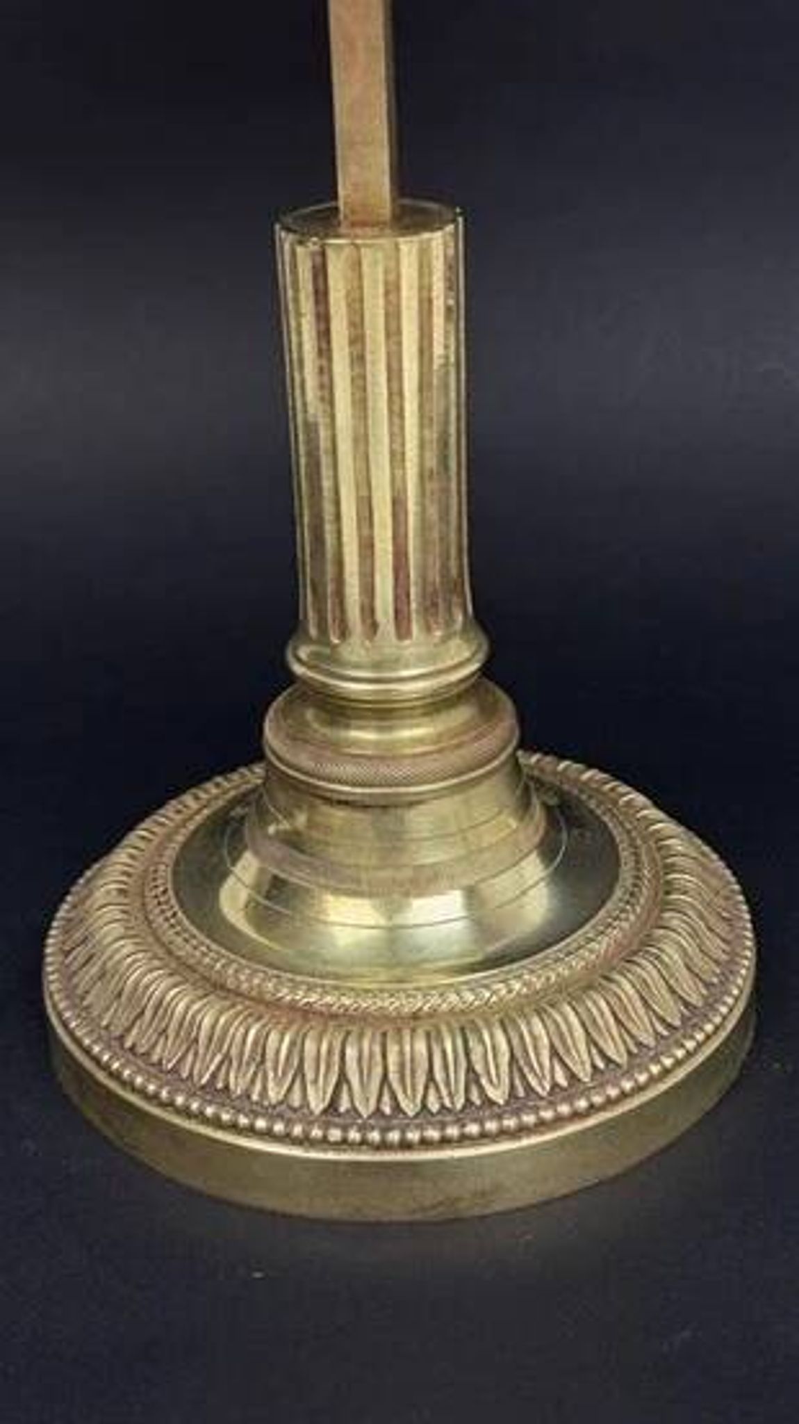 Bronze bouillotte lamp from the 19th century.