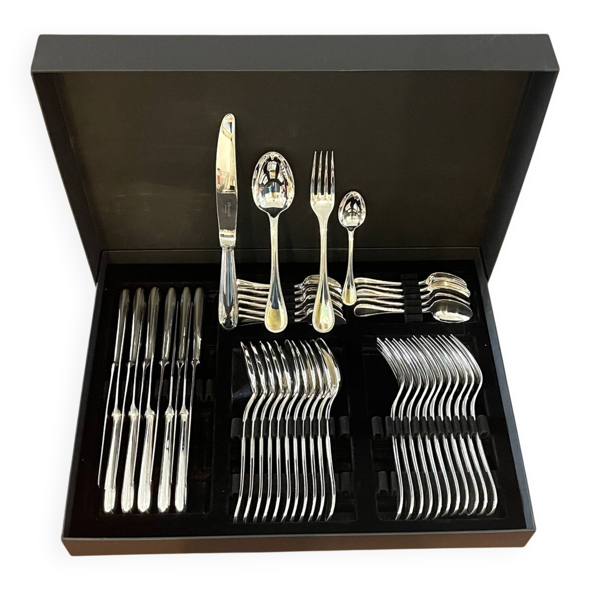 Christofle perles ,ménagère 48 pieces ,très bon état