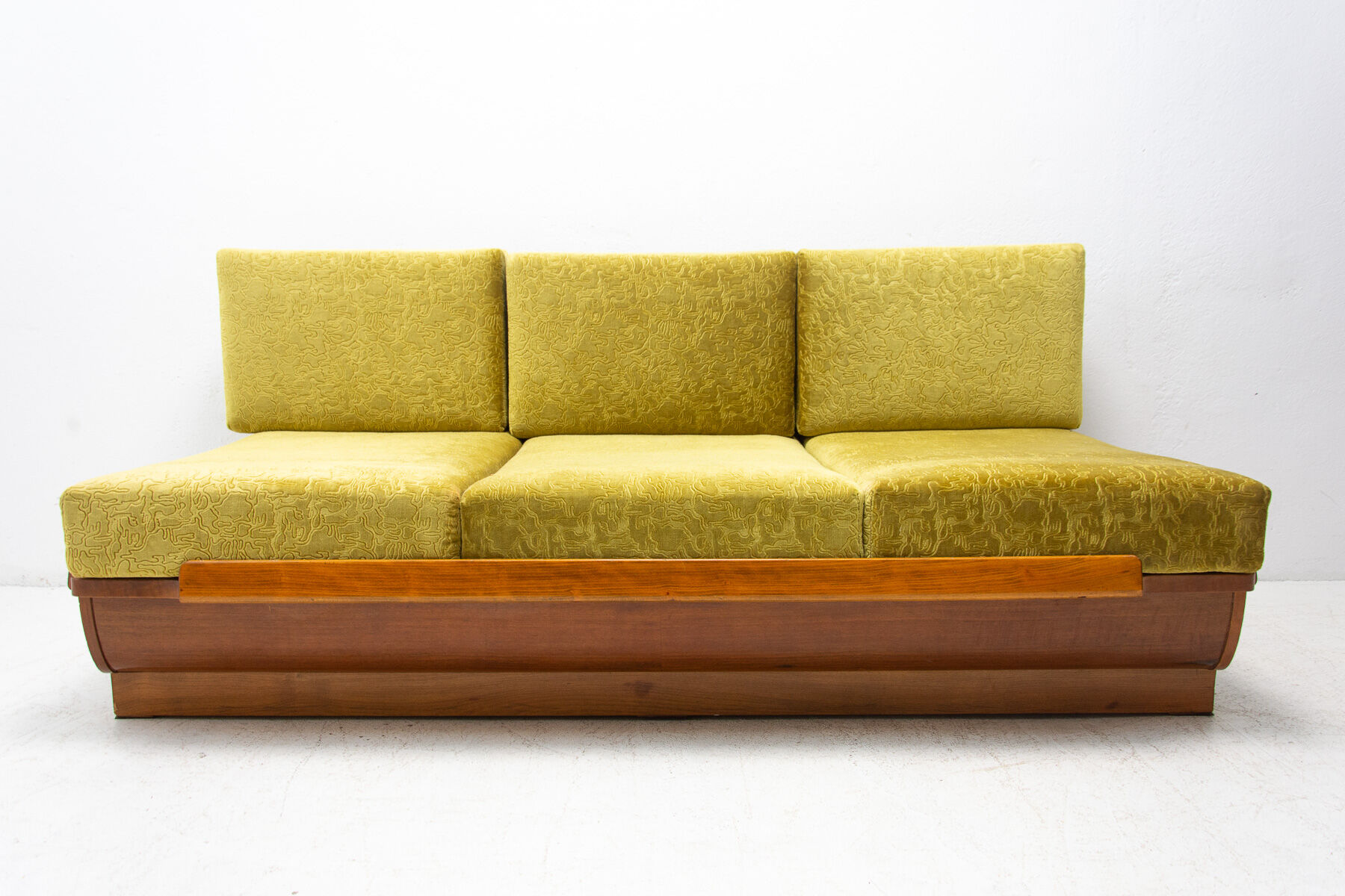 mid century sofabed in walnut by jindrich halabala for up zavody, 1950´s