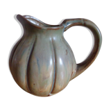 Pitcher in sandstone