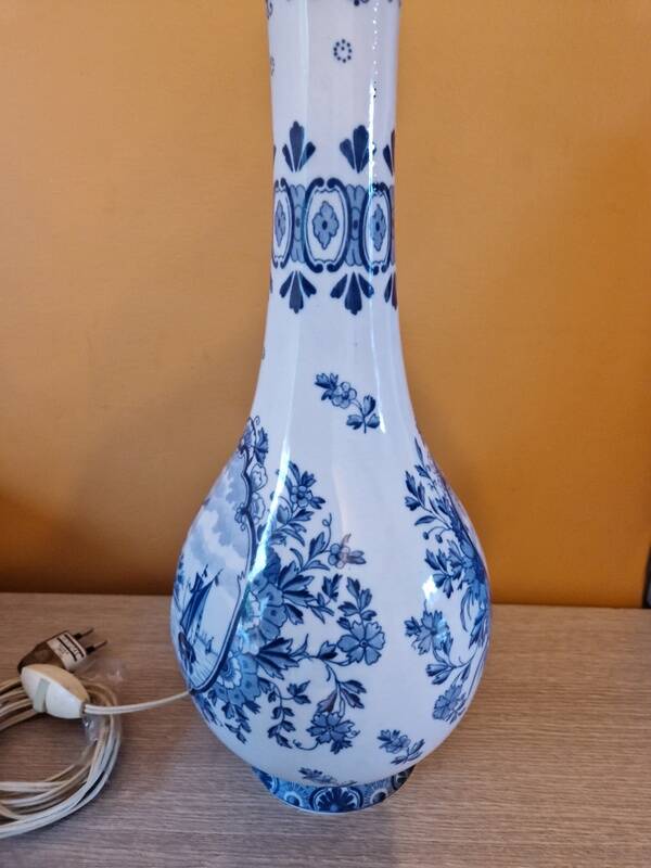 Royal Delft - Mosa Delft by Louis Regout (1832-1905) - Ceramic baluster lamp - 19th century