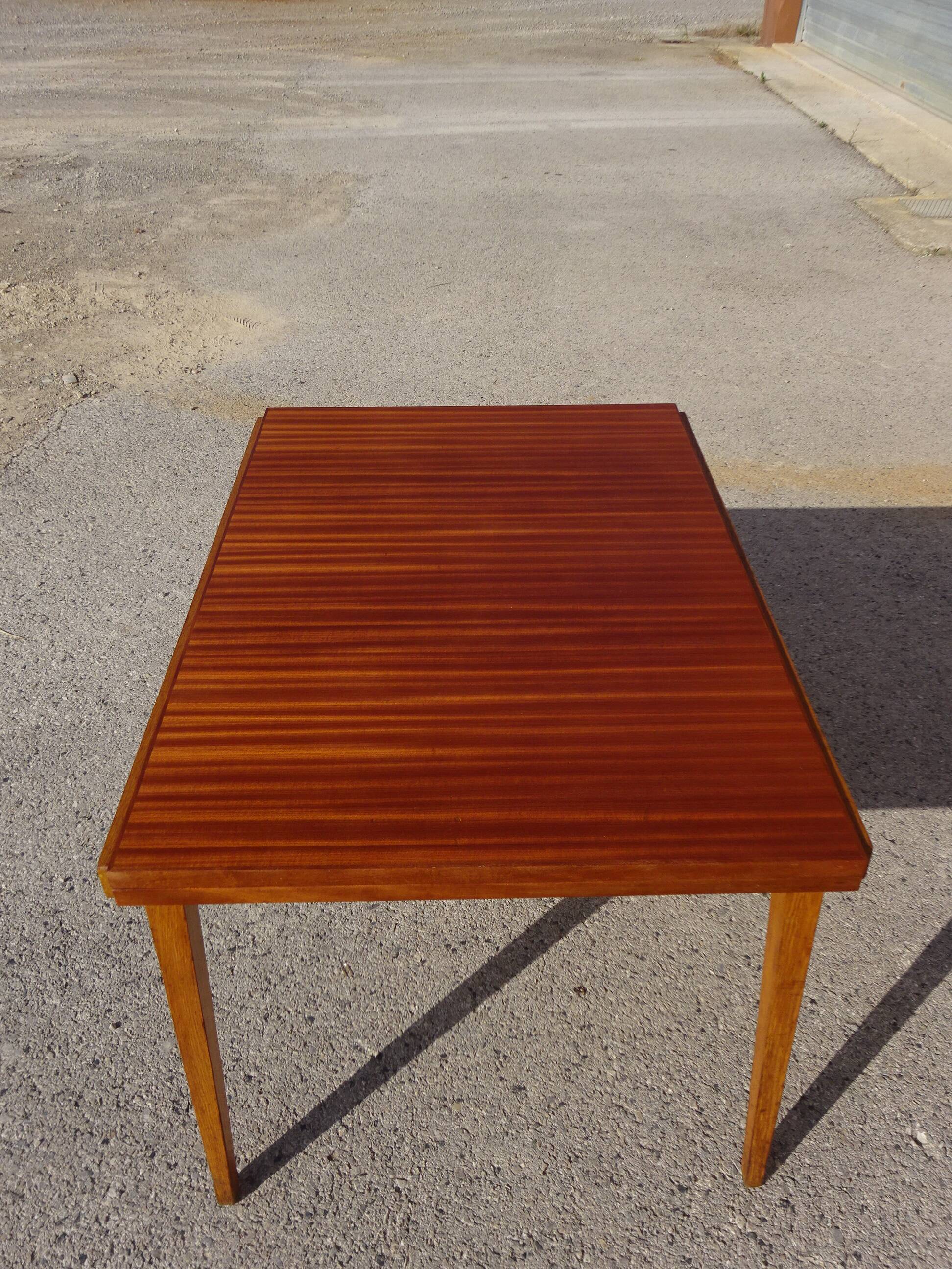 Table vintage en bois avec pieds compas