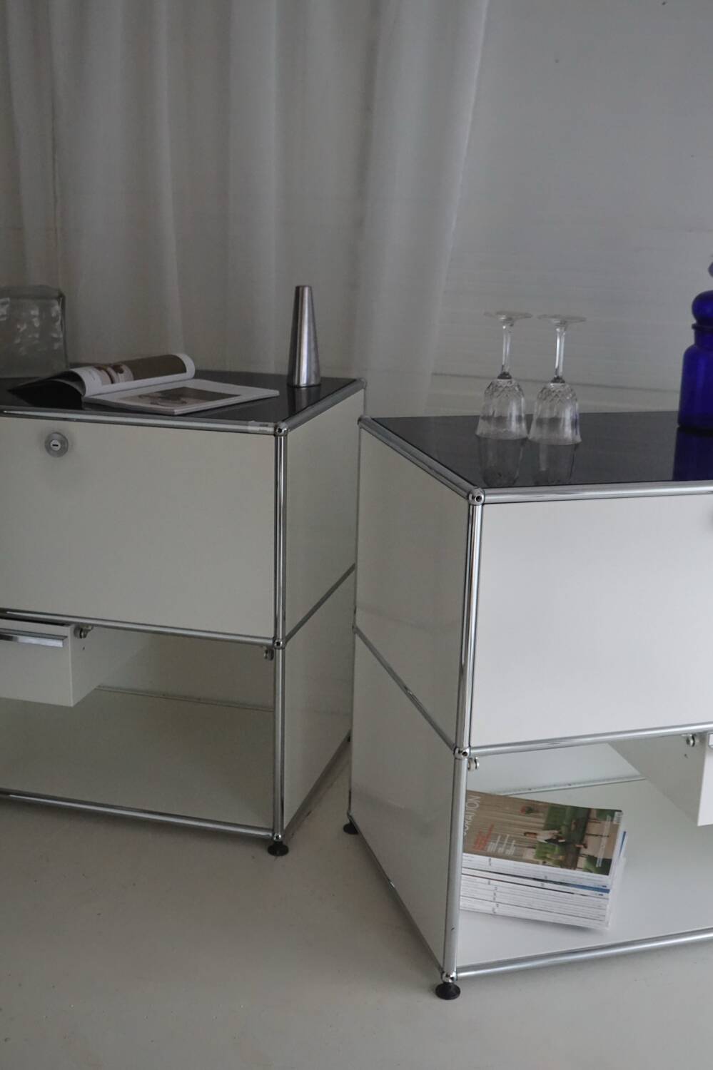 Lot of 3 designer furniture: usm haller white: 1 column with 2 modules.