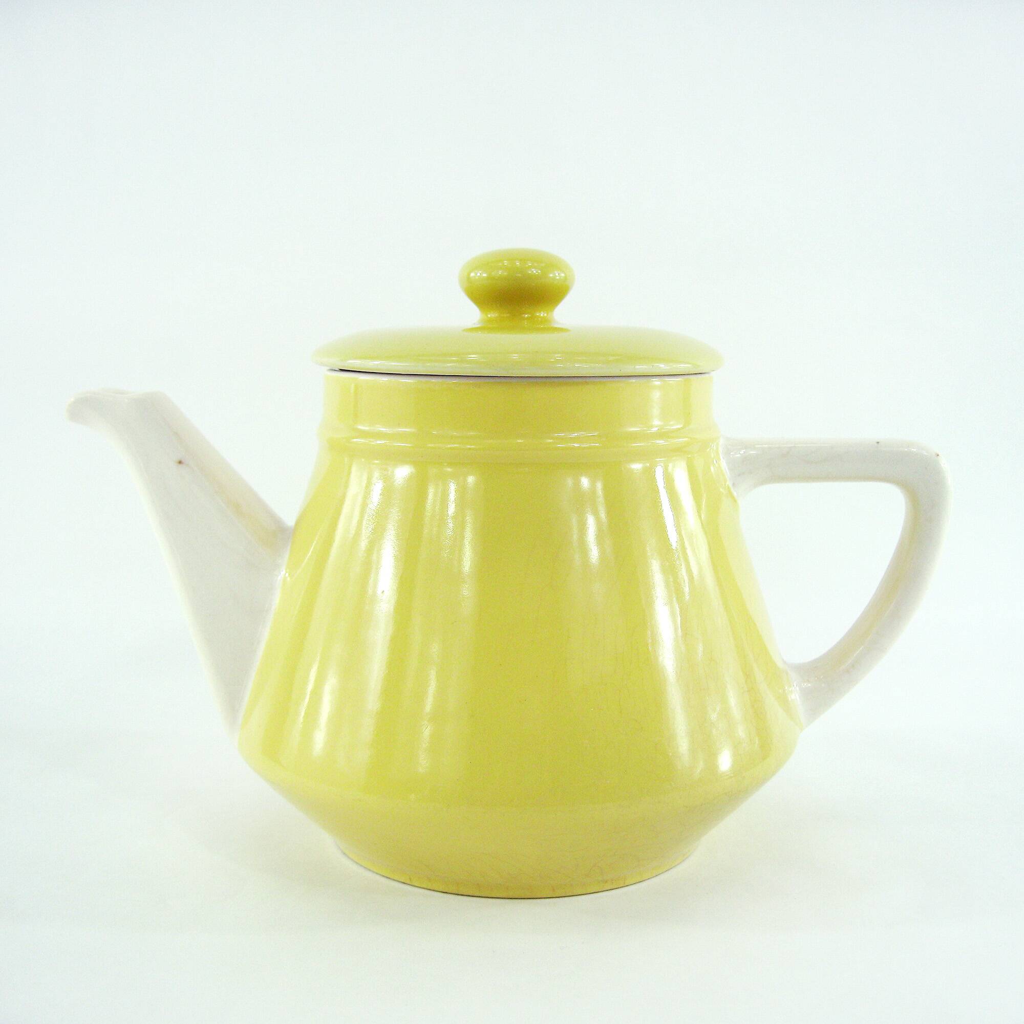 Yellow ceramic teapot - Villeroy & Boch France - vintage 1940s