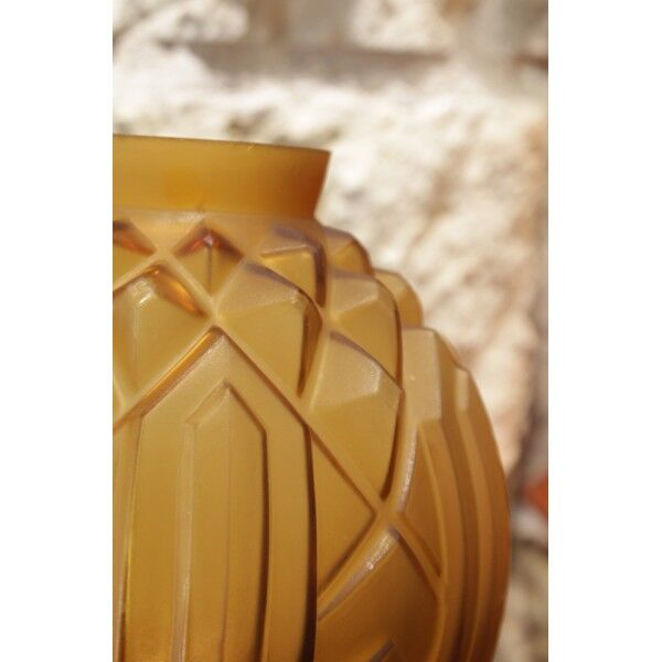 Amber yellow satin-finished moulded glass round vase signed CLA, Art Deco, circa 1930.