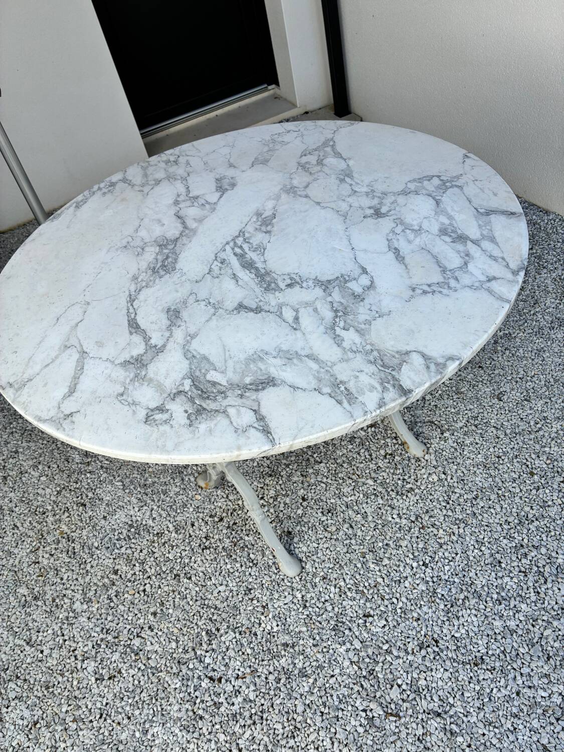 Marble round table