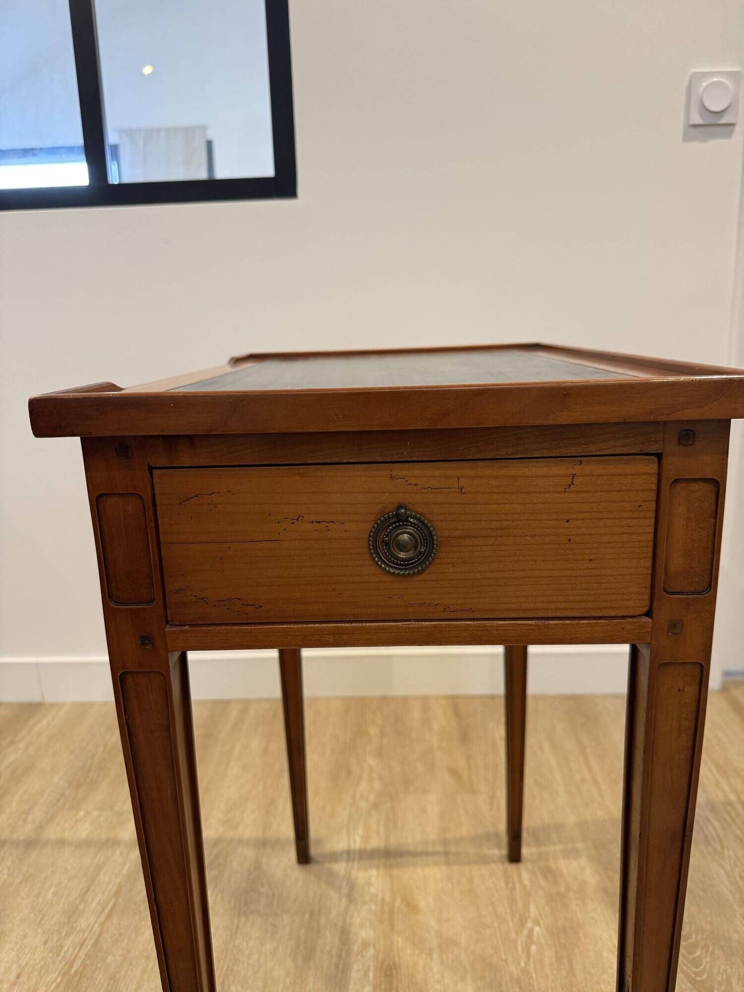 Bureau d'appoint style Louis XVI