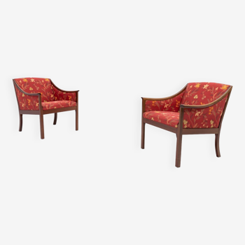 Pair of elegant armchairs by Ole Wanscher for P. Jeppensen, 1960’s Denmark