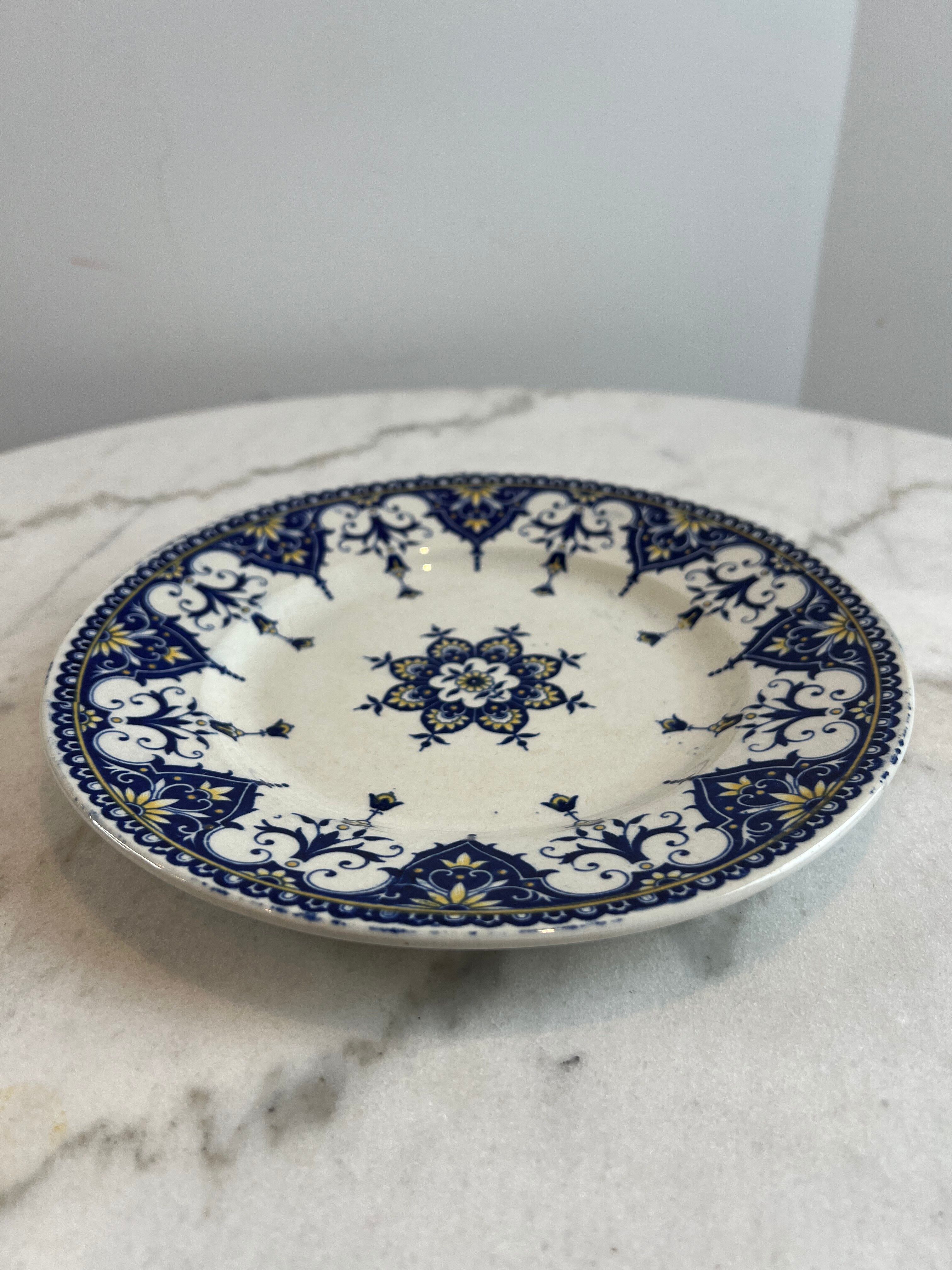 Small plate iron earth Sarreguemines Cluny