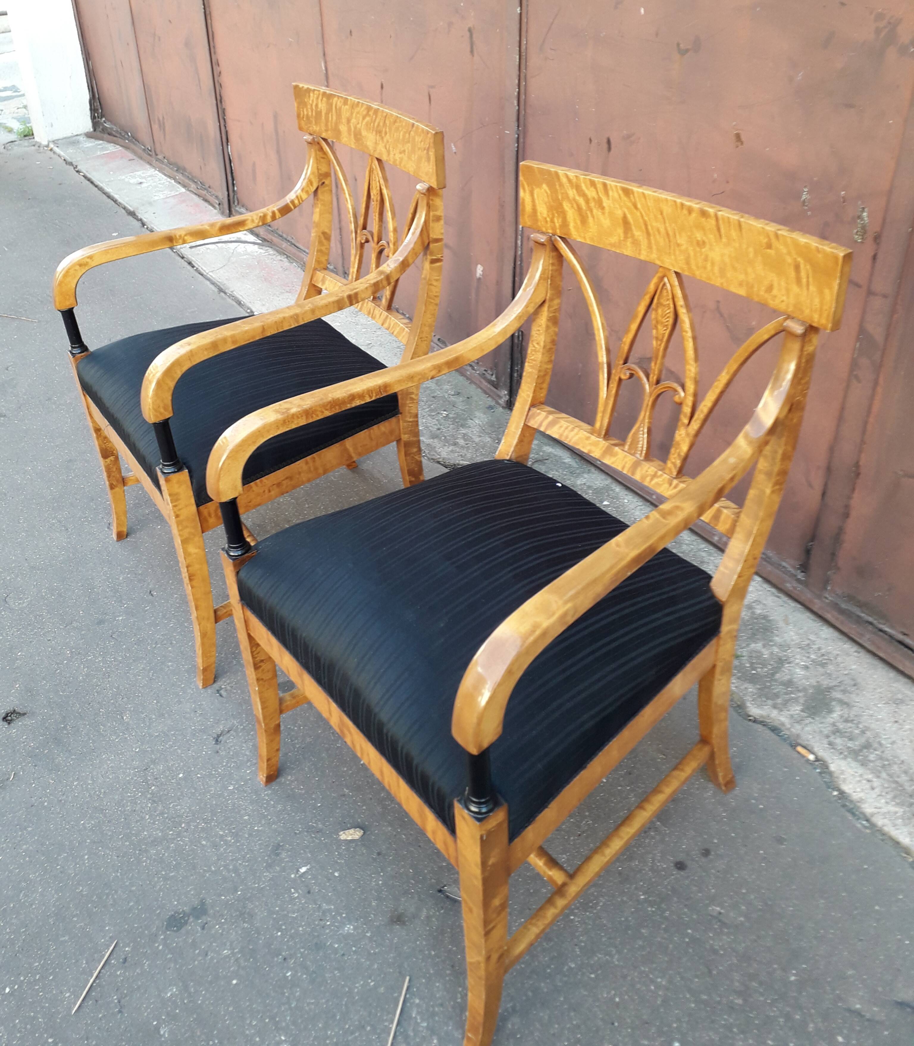Pair of Victorian-style armchairs