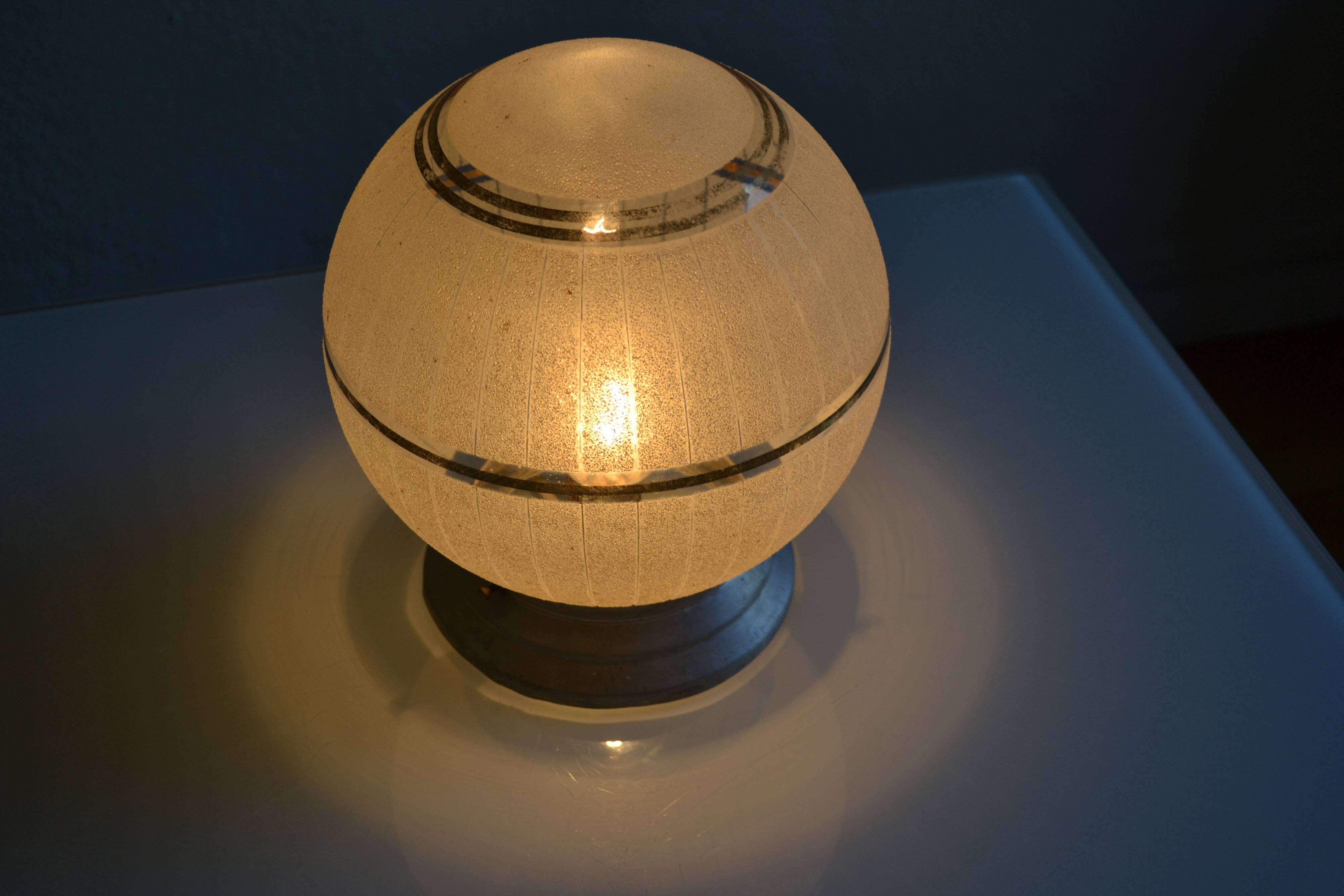 Art deco frosted glass ball table lamp