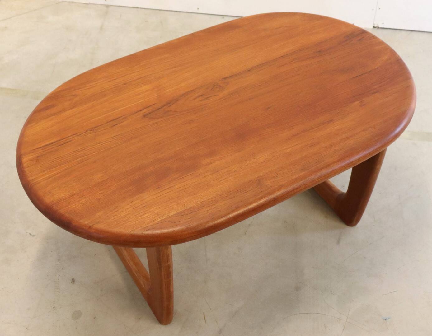 Table de salon design Niels Bach en teck deens 'Hansen'