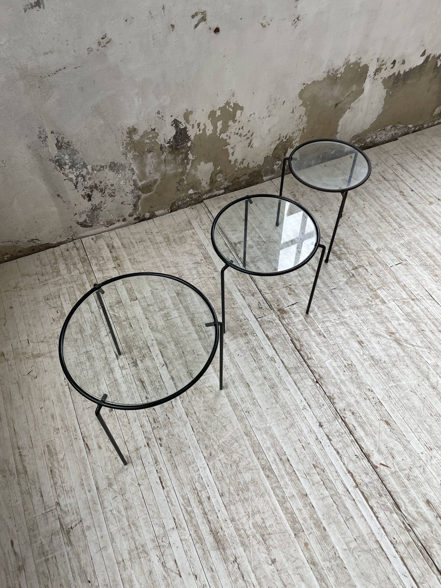 Tables basses gigogne métal et verre années 50