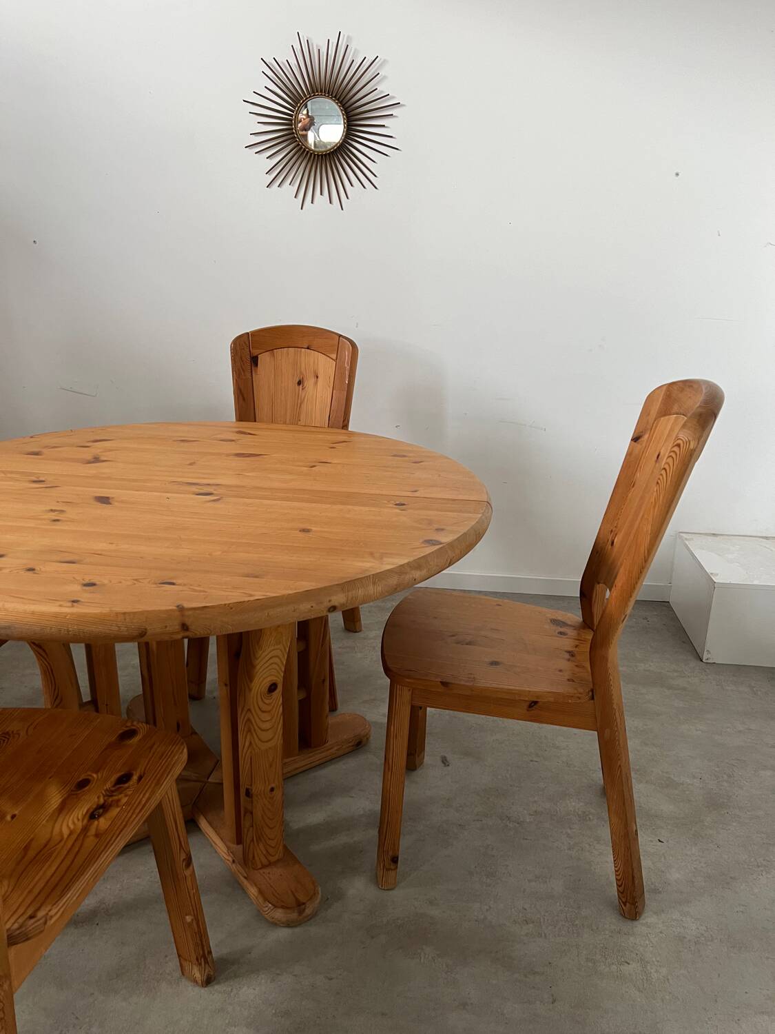 French design pine table and chair set from the 70s brutalist vintage arcs