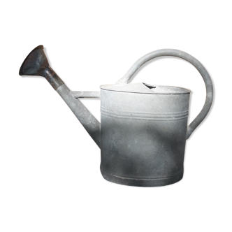 Zinc watering can