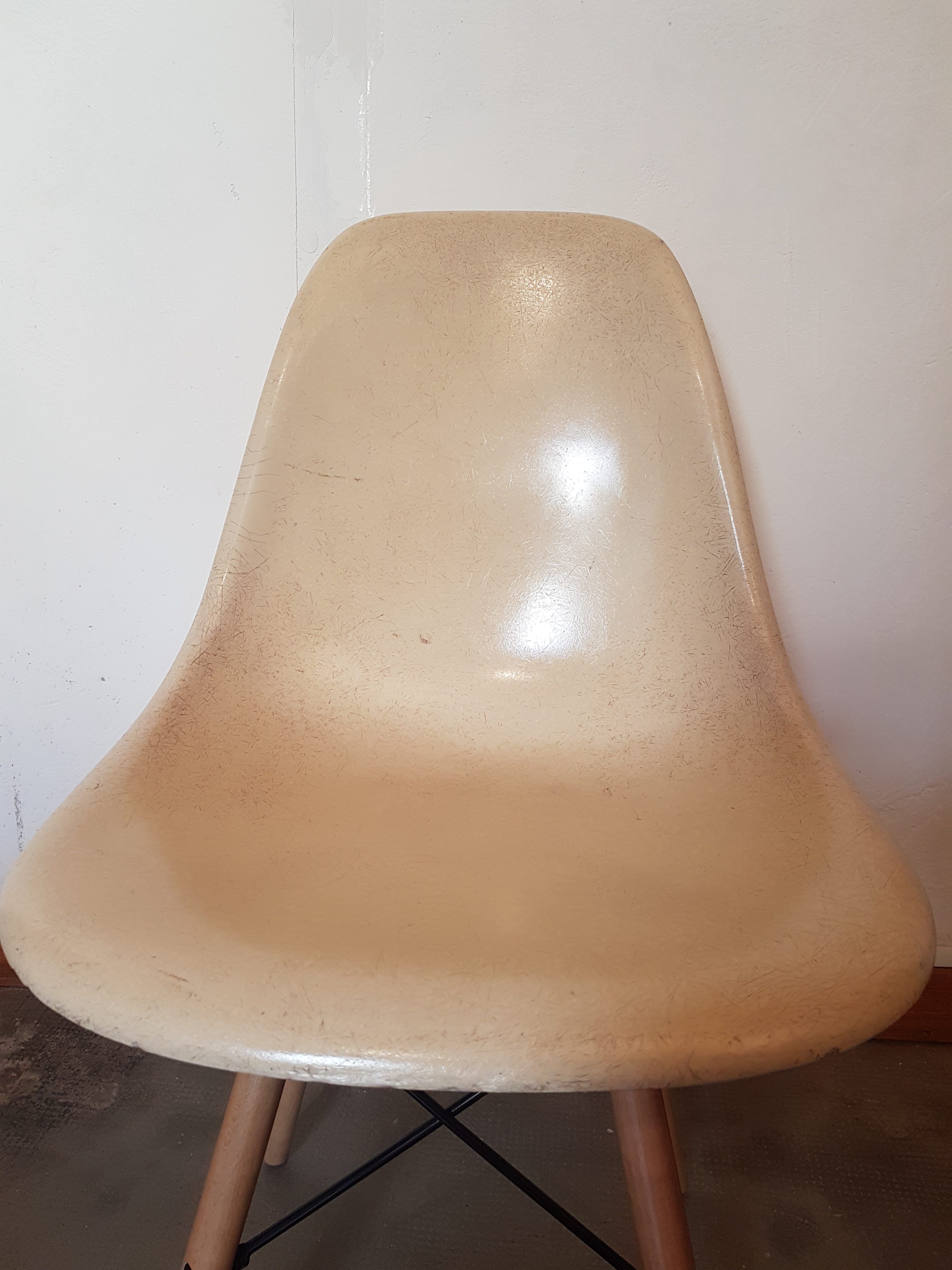 4 DSW chairs by Charles and Ray Eames for Herman Miller