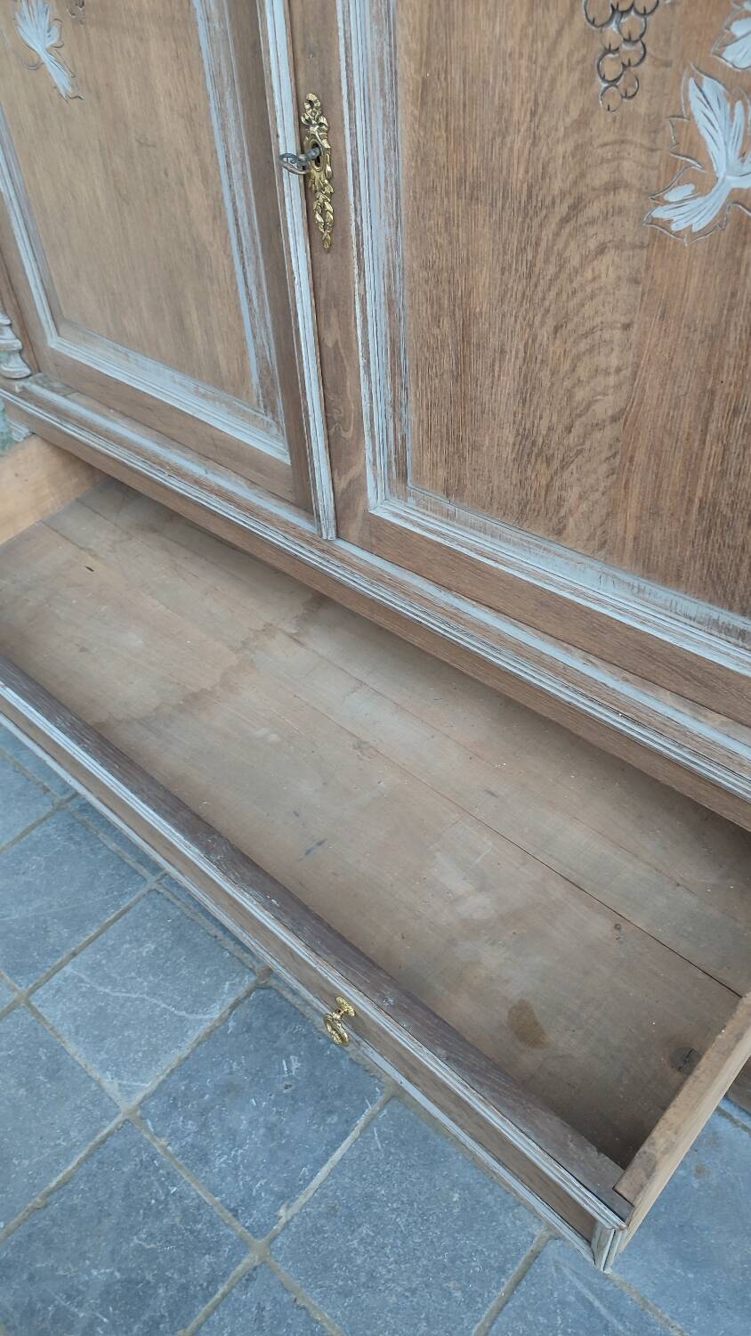 Parisian oak sideboard