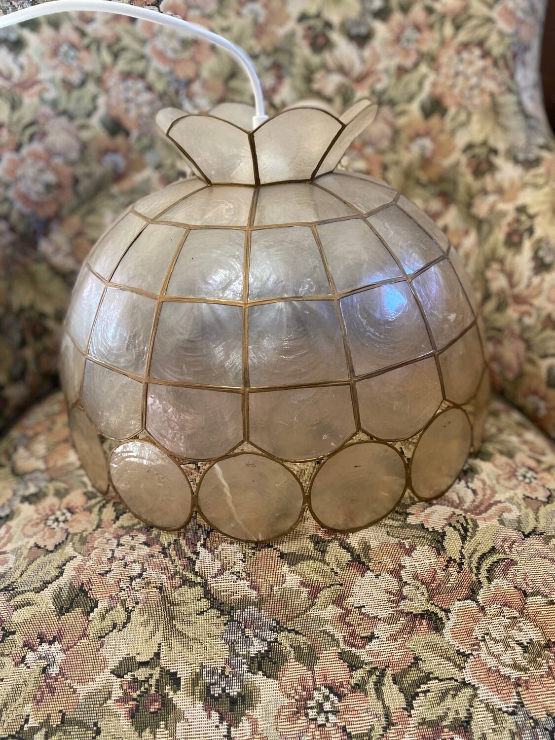 Vintage mother-of-pearl pendant light
