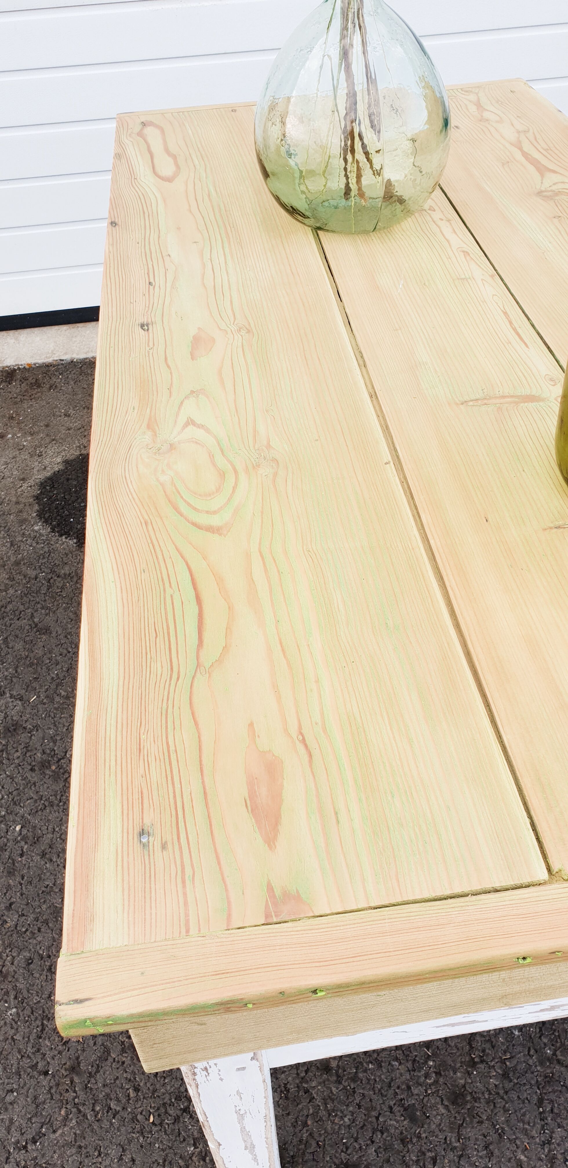 Farm table