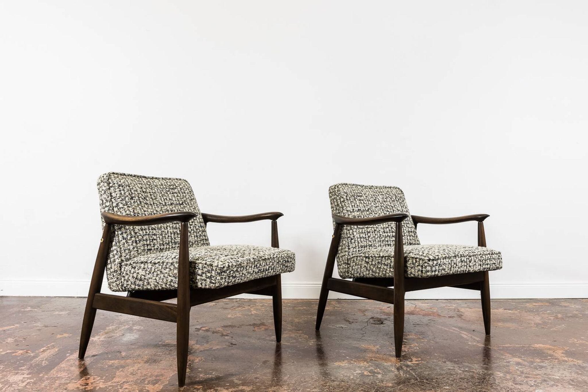 Customizable Pair Of Restored Mid Century Armchairs By Juliusz Kędziorek, 1960s