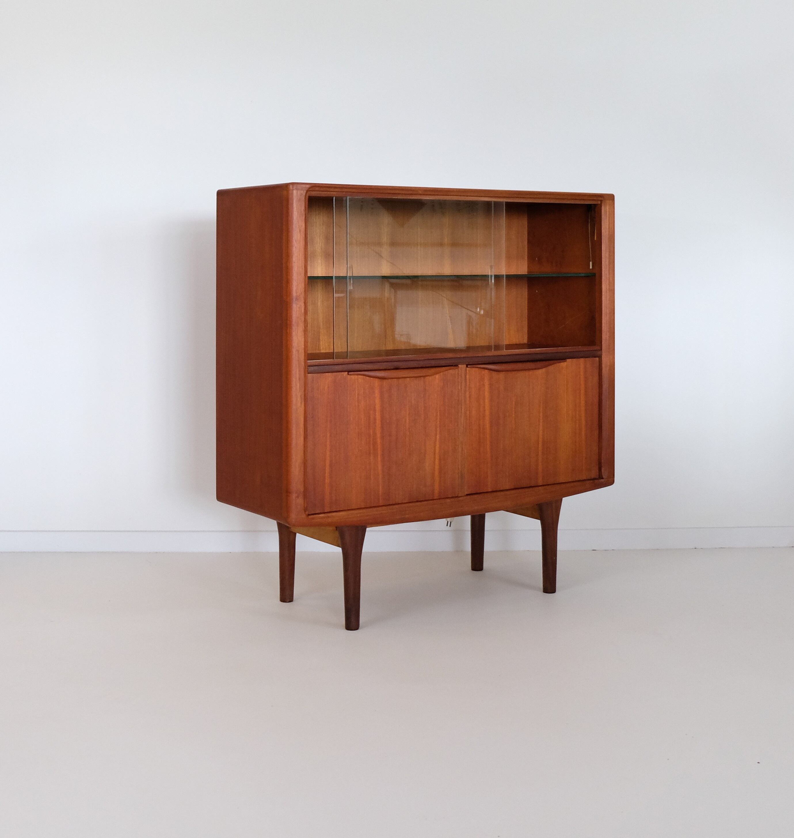 Teak showcase 60s