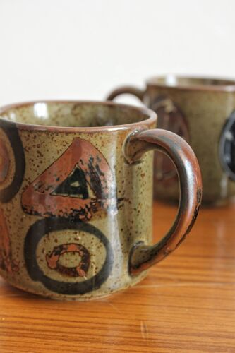 5 mugs en grès vintage années 70