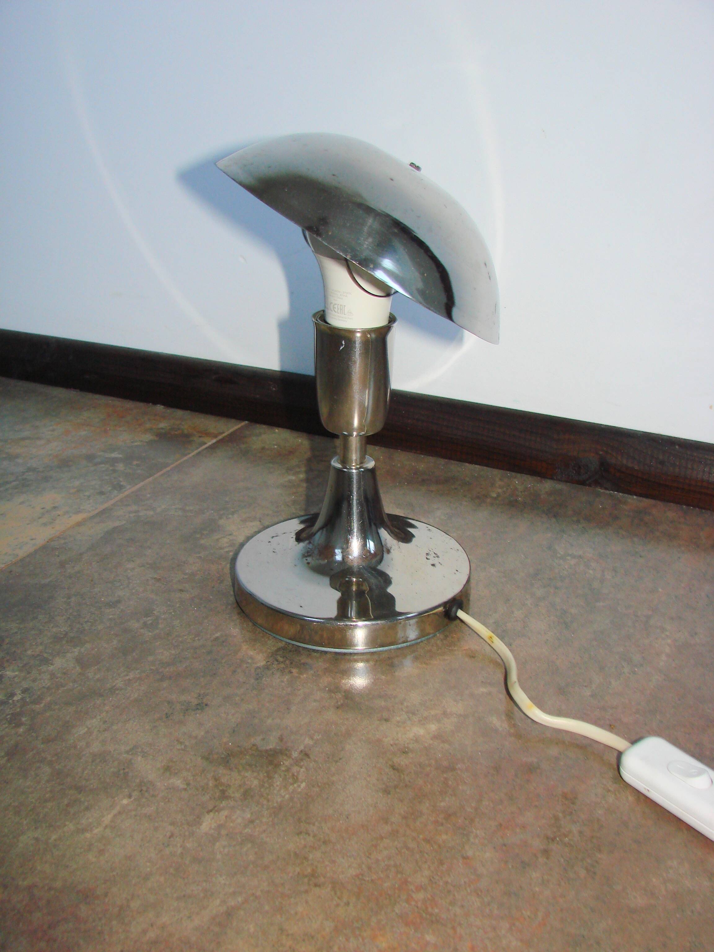 A Polish ‘mushroom’ table lamp from the 1960s.