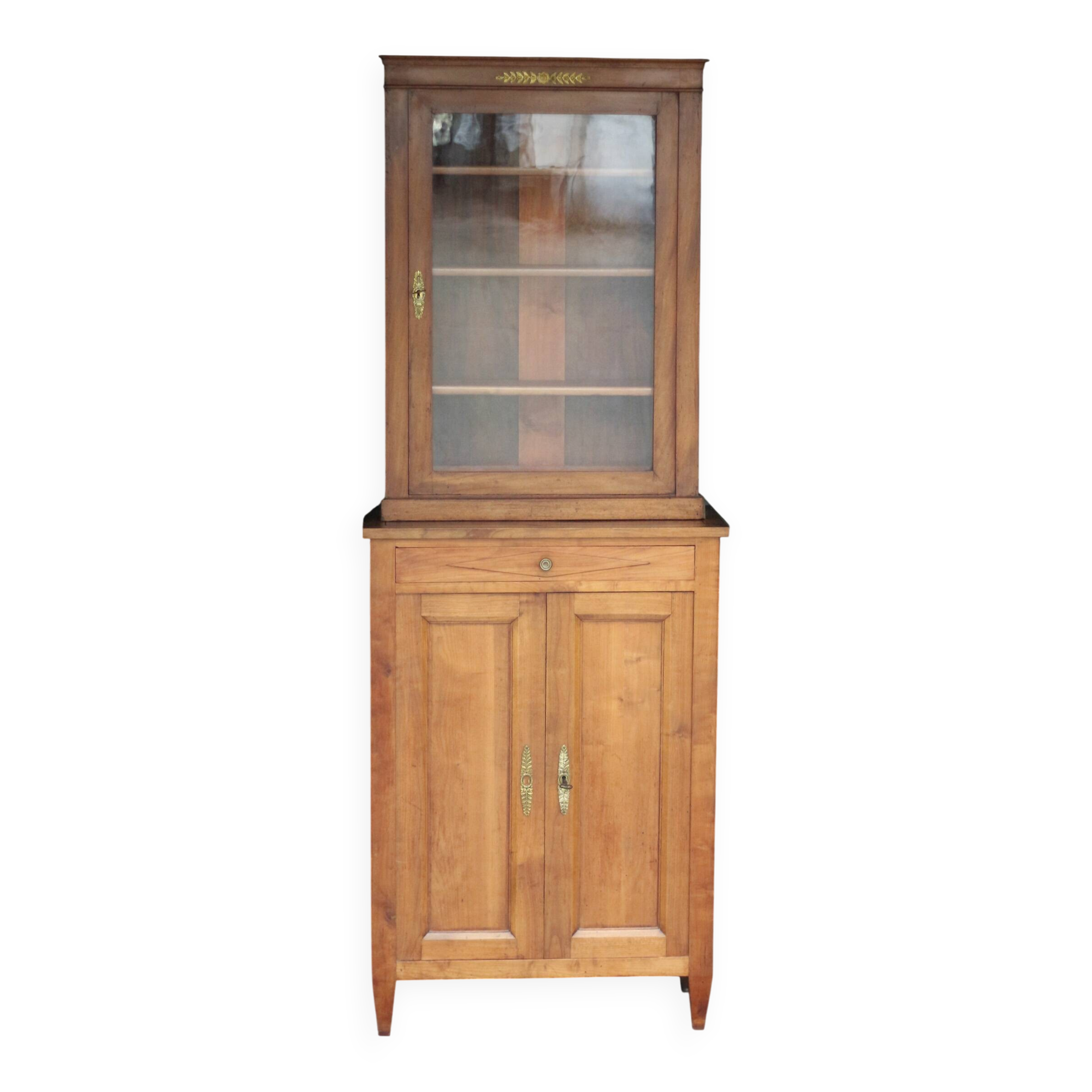 Mid-19th century dresser (light mahogany).