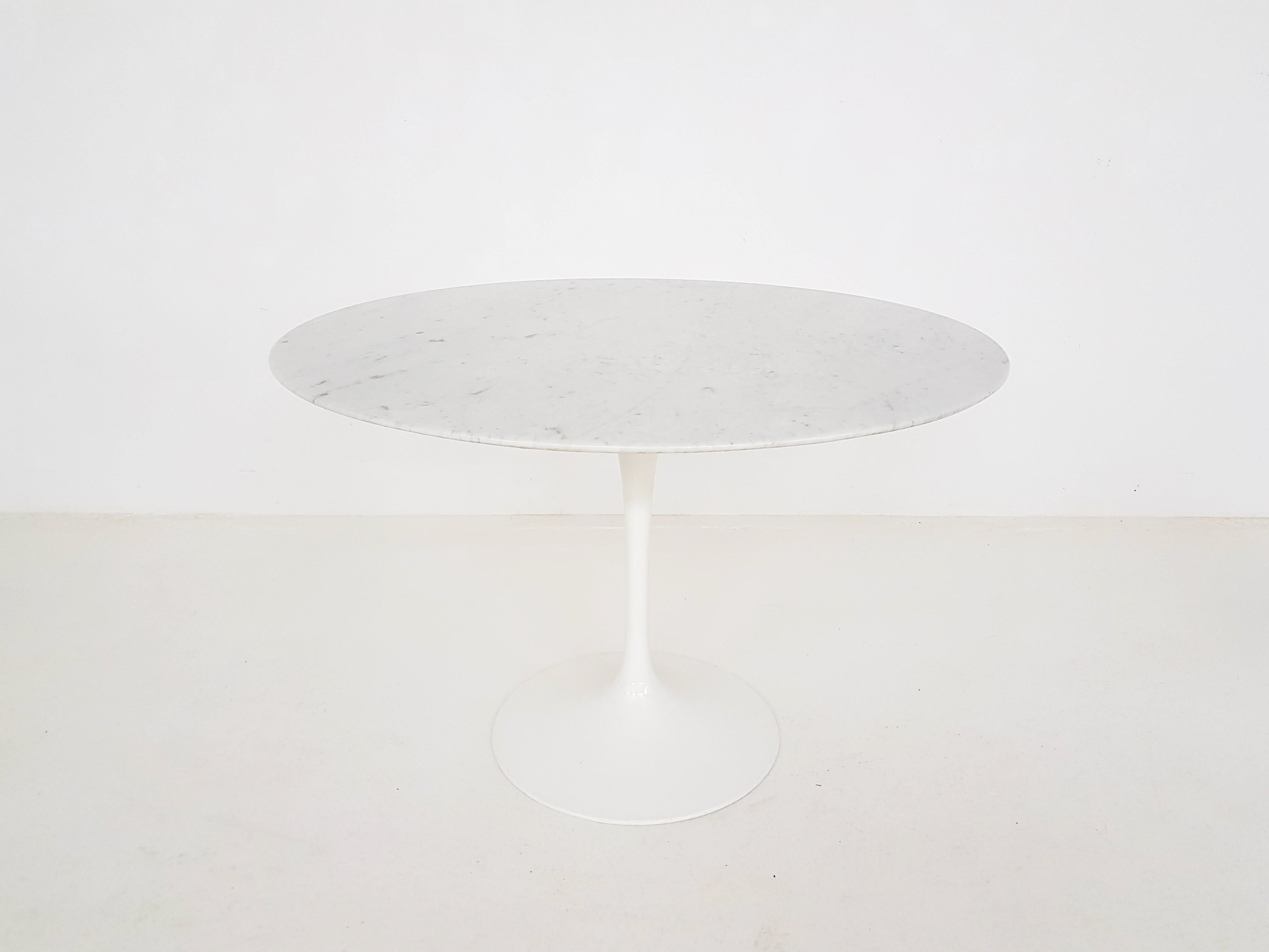 Tulip Table by Eero Saarinen for Knoll International