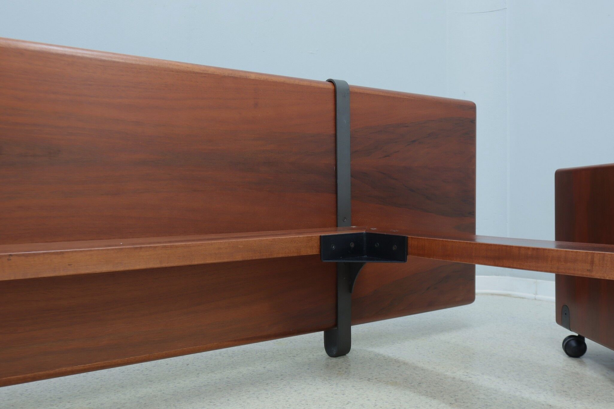 Lit double avec tables de chevet Fabio Lenci bernini années 1970