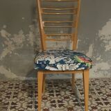 Pair of one-piece chairs