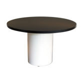 Table Georges Quay Plaza par Carrel Woodwork